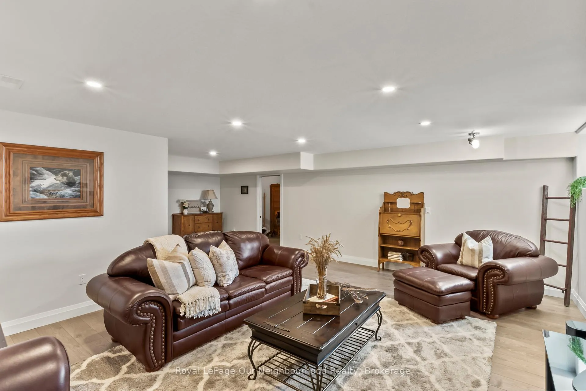 Photo 30 of 61 Orchard Way, Markham, Berczy — HOMEH