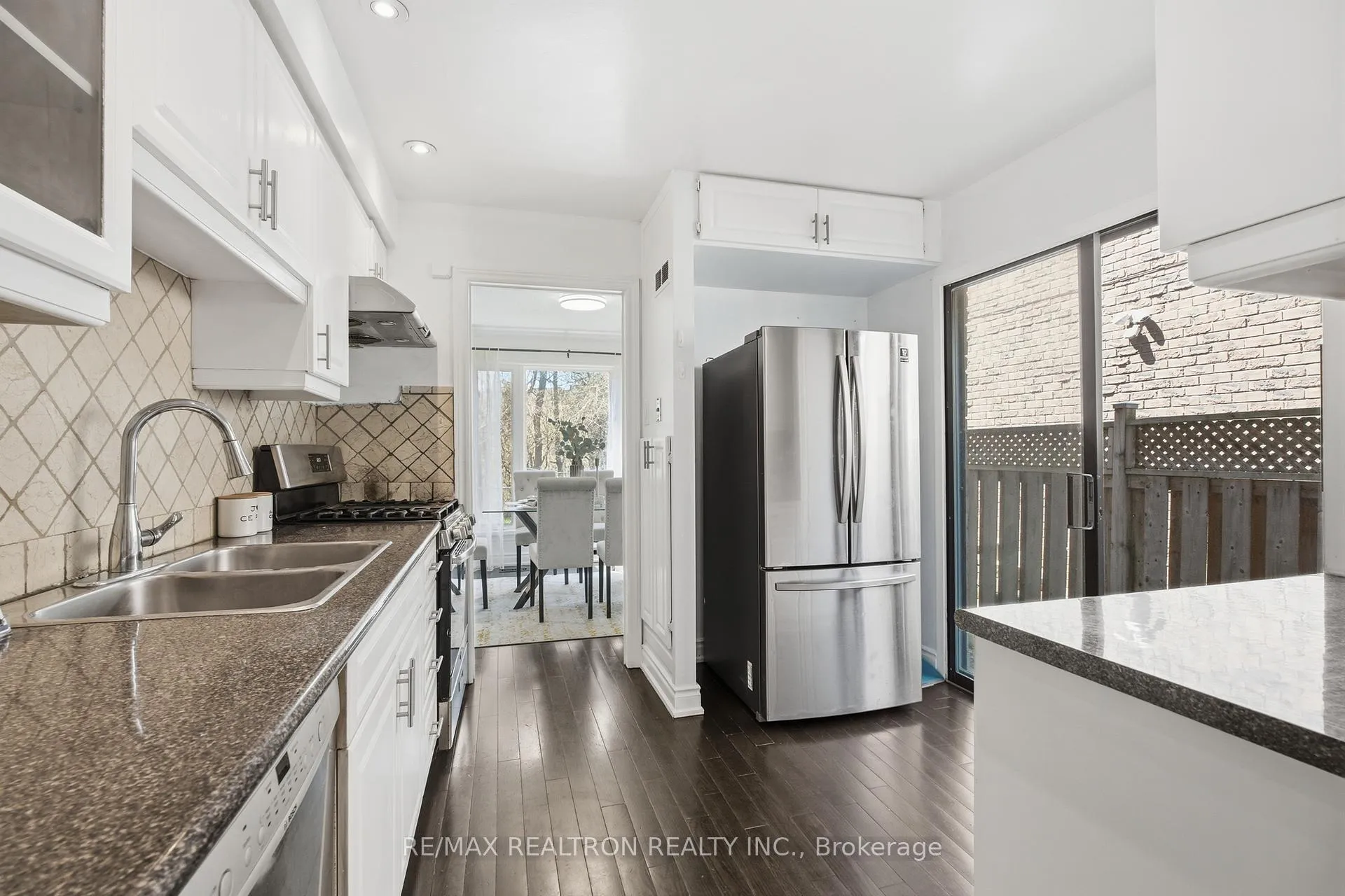 Photo 8 of 150 Borrows Street, Vaughan, Lakeview Estates — HOMEH