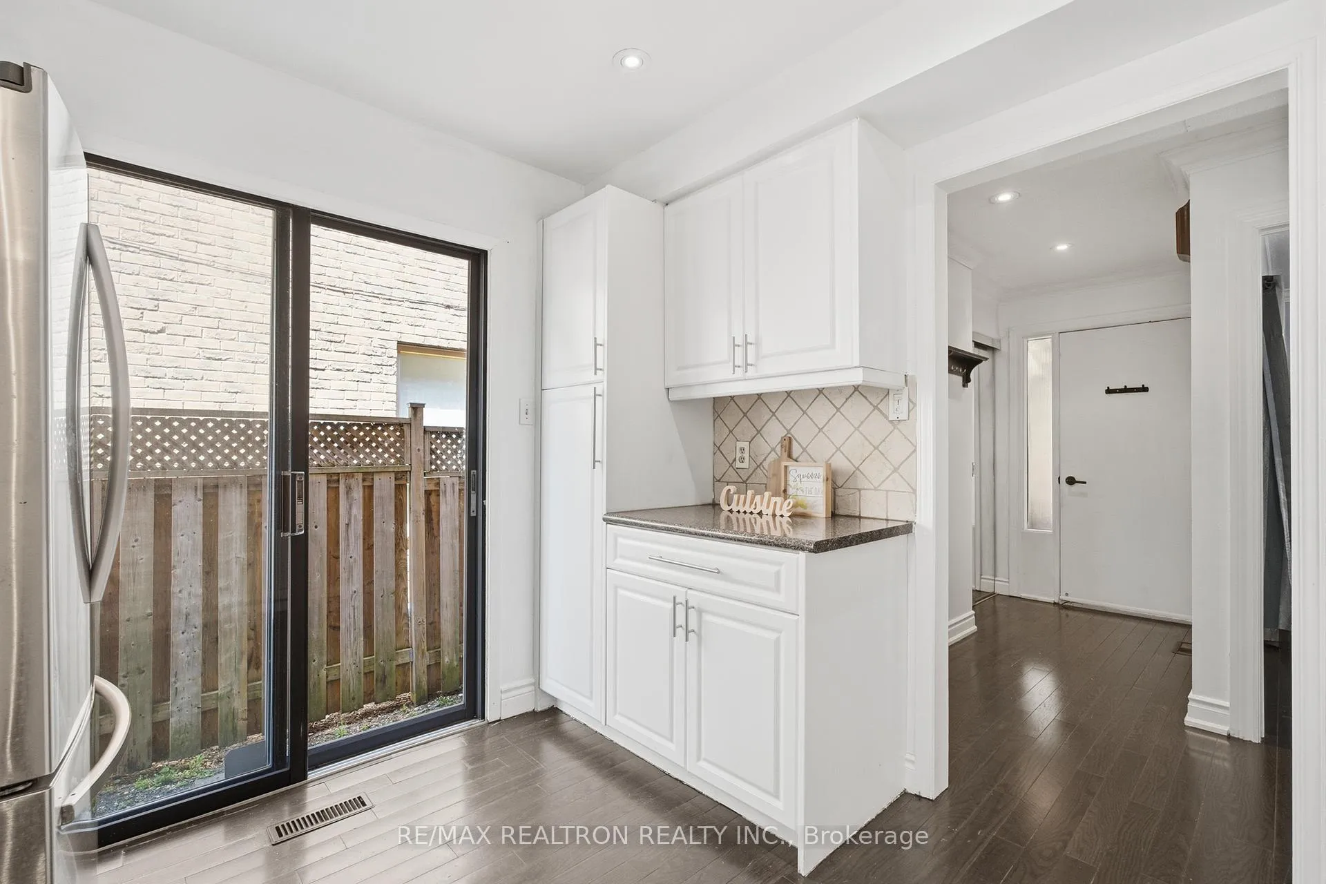 Photo 10 of 150 Borrows Street, Vaughan, Lakeview Estates — HOMEH