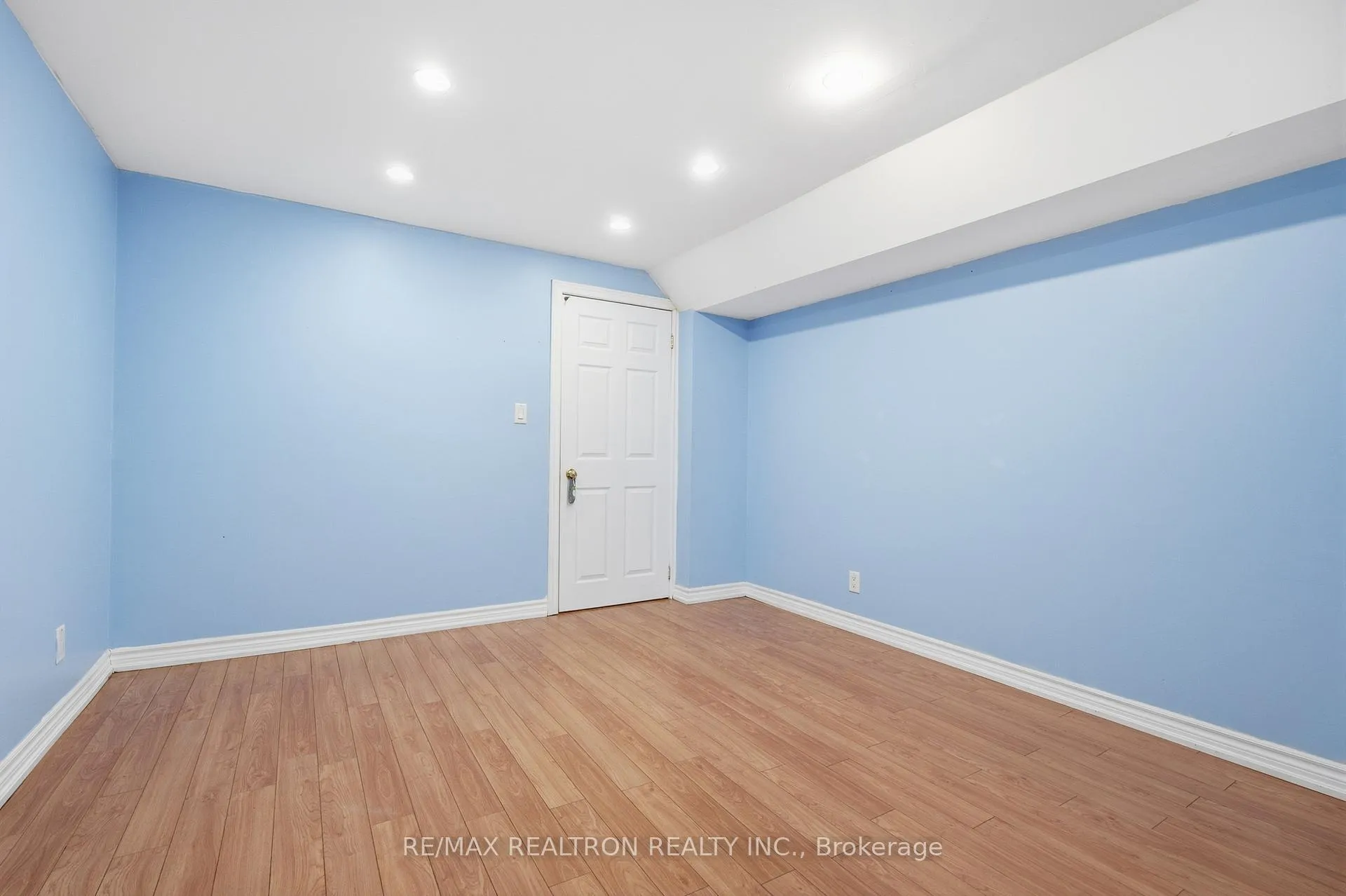 Photo 33 of 150 Borrows Street, Vaughan, Lakeview Estates — HOMEH