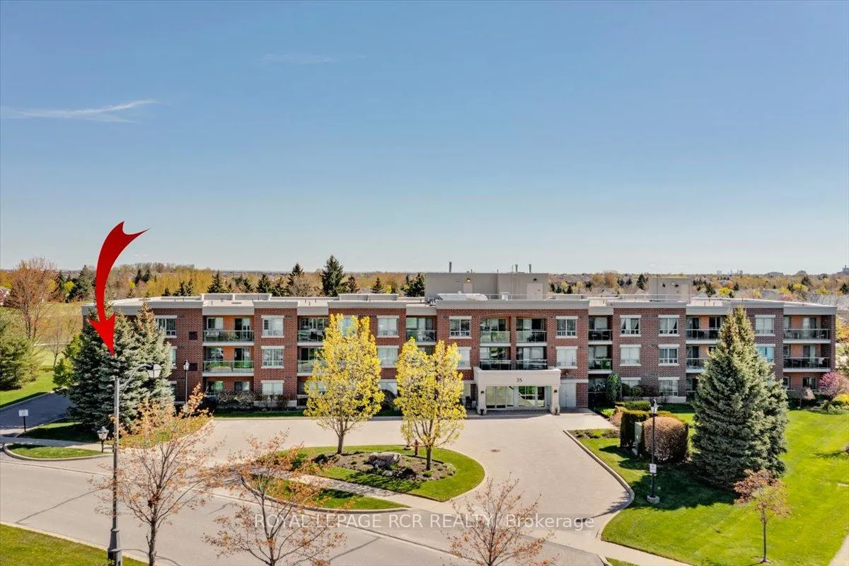 Photo 2 of Unit 113, 35 Via Rosedale Way, Brampton, Sandringham-Wellington — HOMEH