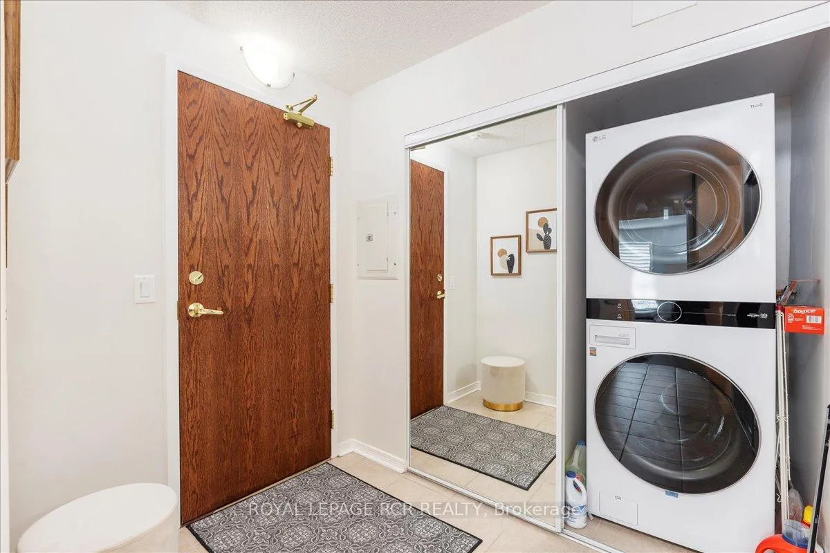 Photo 5 of Unit 113, 35 Via Rosedale Way, Brampton, Sandringham-Wellington — HOMEH