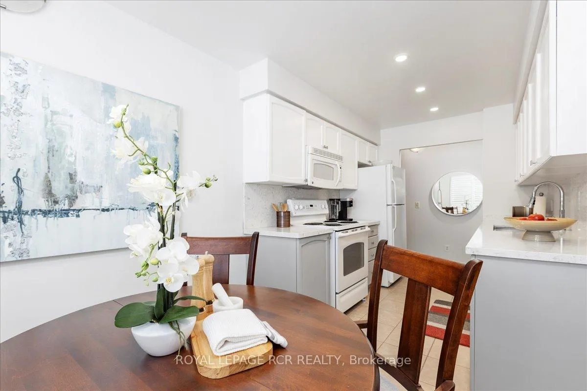 Photo 7 of Unit 113, 35 Via Rosedale Way, Brampton, Sandringham-Wellington — HOMEH