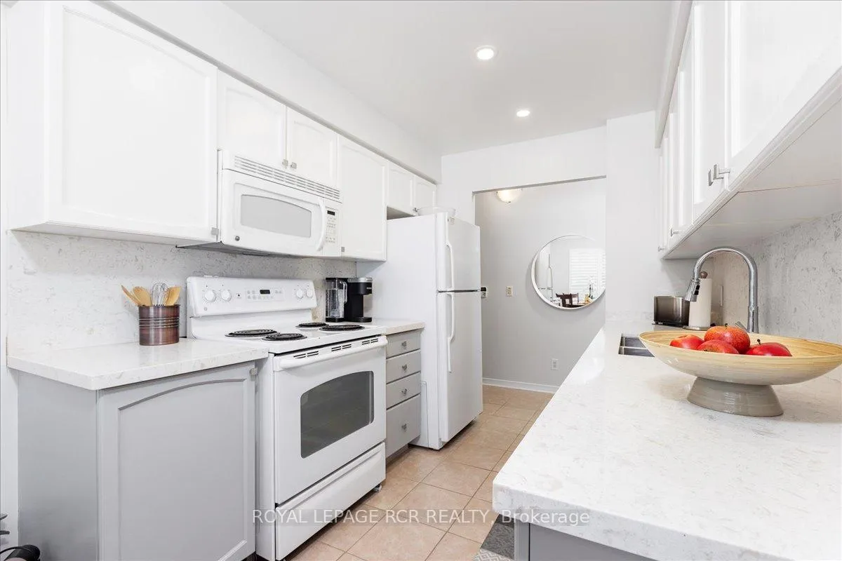 Photo 8 of Unit 113, 35 Via Rosedale Way, Brampton, Sandringham-Wellington — HOMEH
