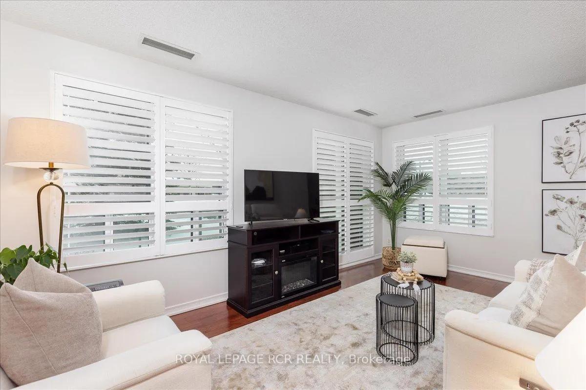 Photo 11 of Unit 113, 35 Via Rosedale Way, Brampton, Sandringham-Wellington — HOMEH