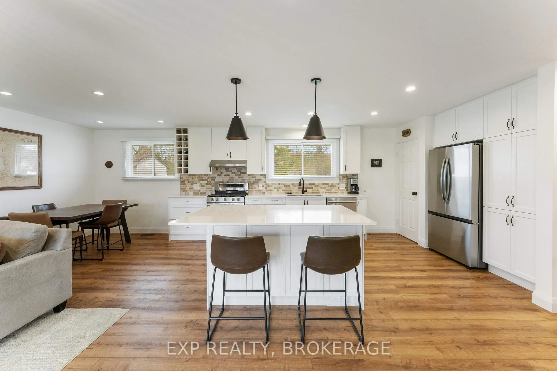 Photo 6 of 814 Camberley Crescent, Kingston, City Southwest — HOMEH