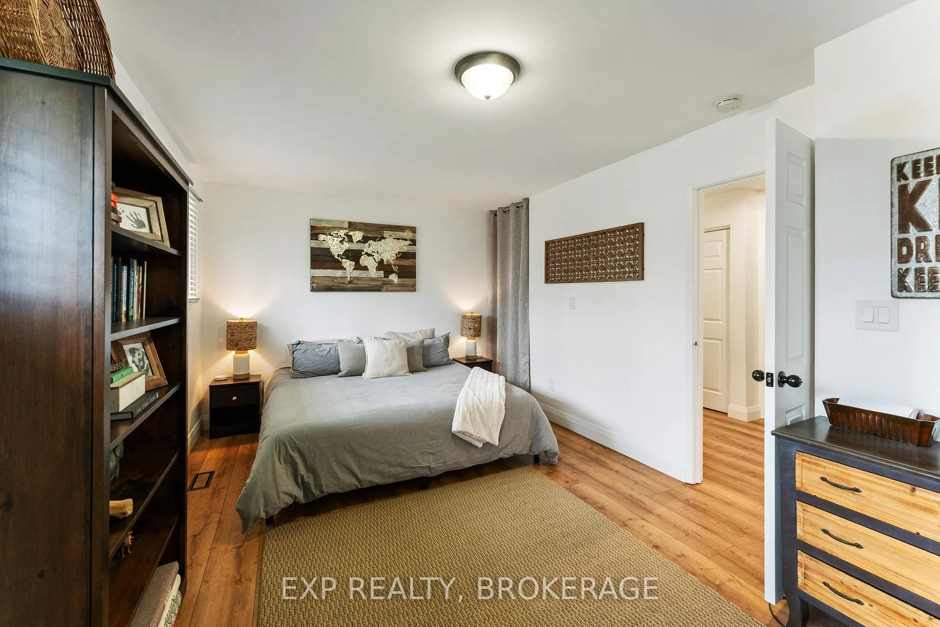 Photo 16 of 814 Camberley Crescent, Kingston, City Southwest — HOMEH