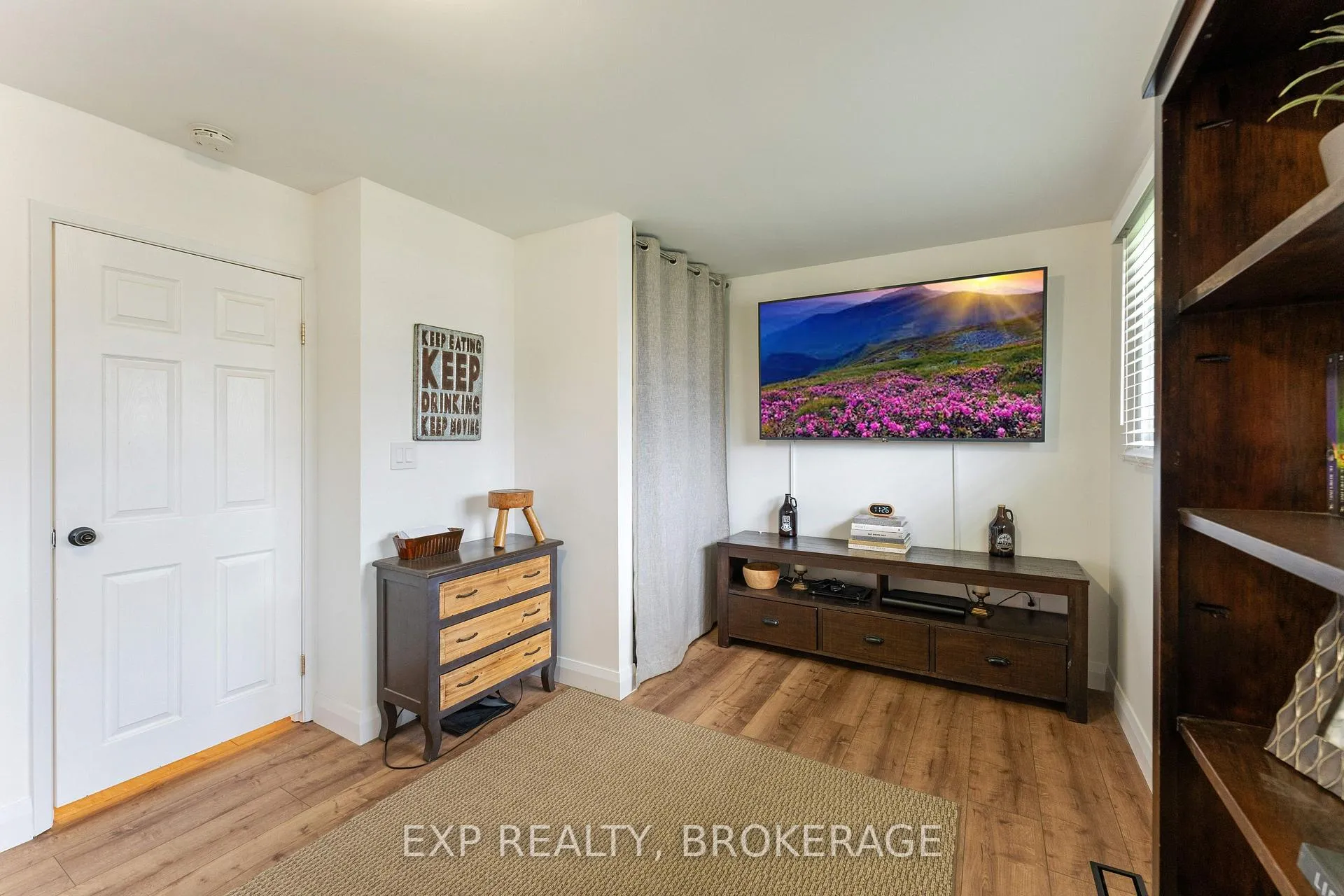 Photo 18 of 814 Camberley Crescent, Kingston, City Southwest — HOMEH