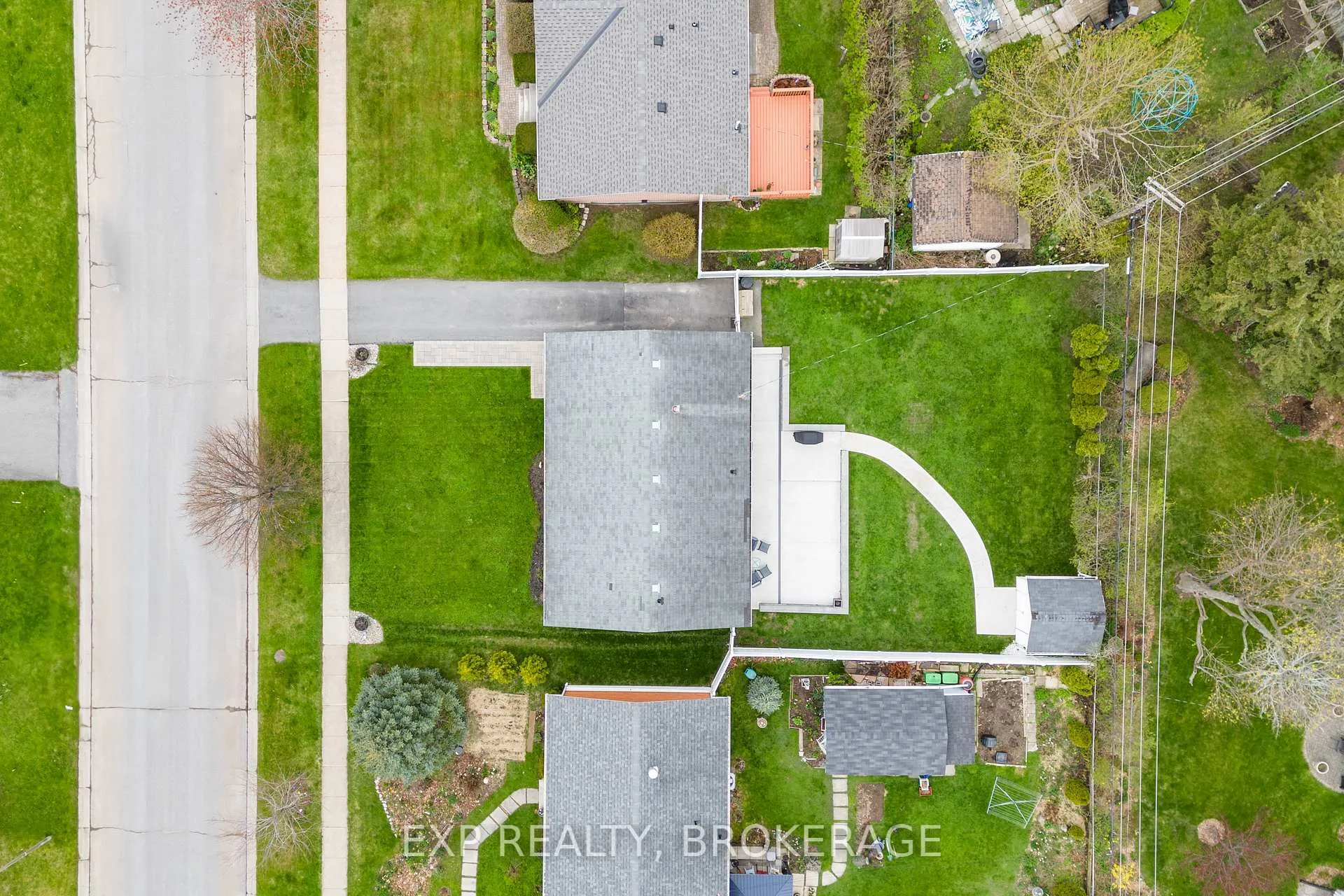 Photo 34 of 814 Camberley Crescent, Kingston, City Southwest — HOMEH