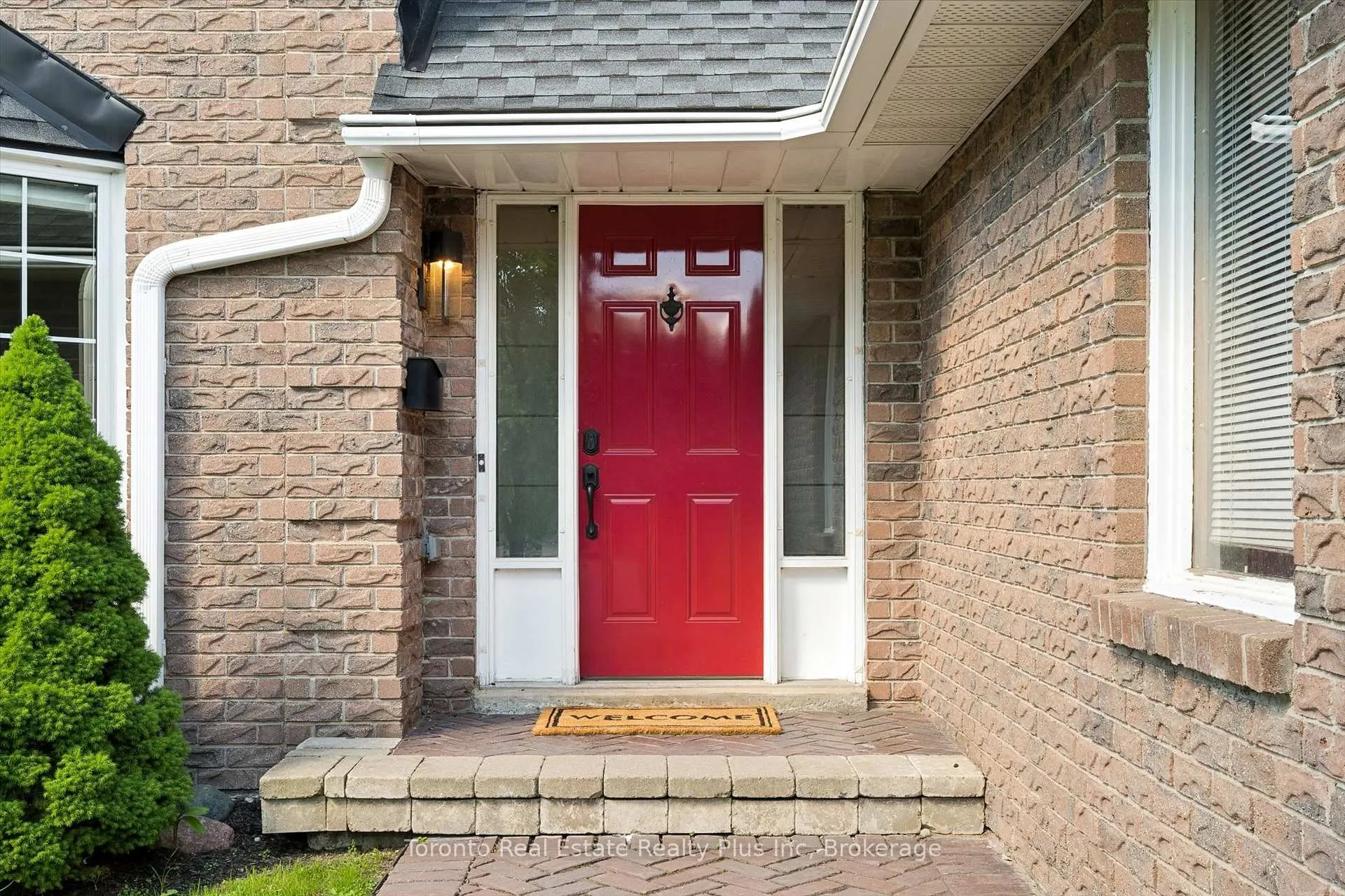 Photo 3 of 109 Ashberry Place, Waterloo — HOMEH
