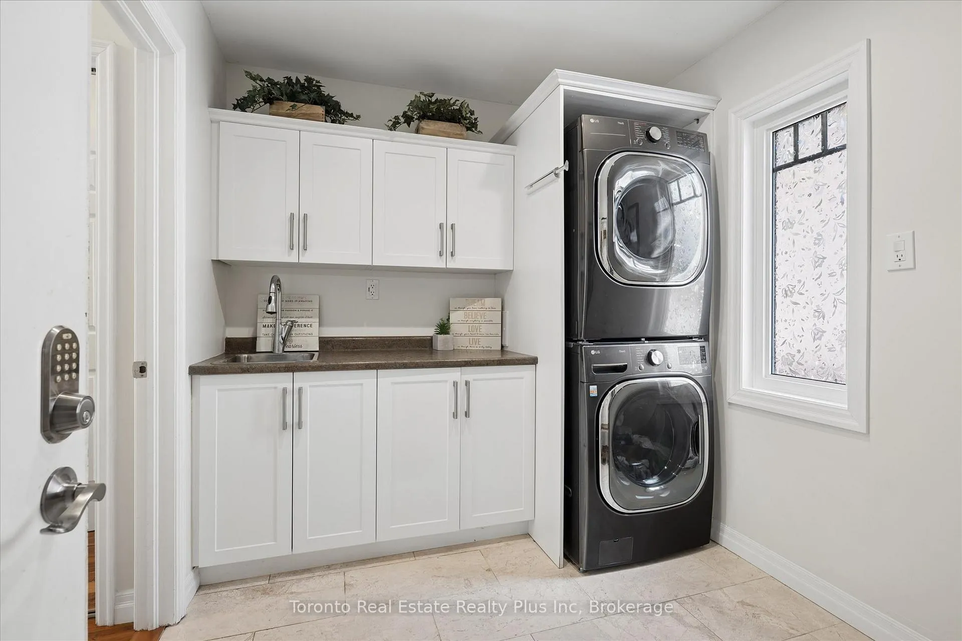 Photo 20 of 109 Ashberry Place, Waterloo — HOMEH