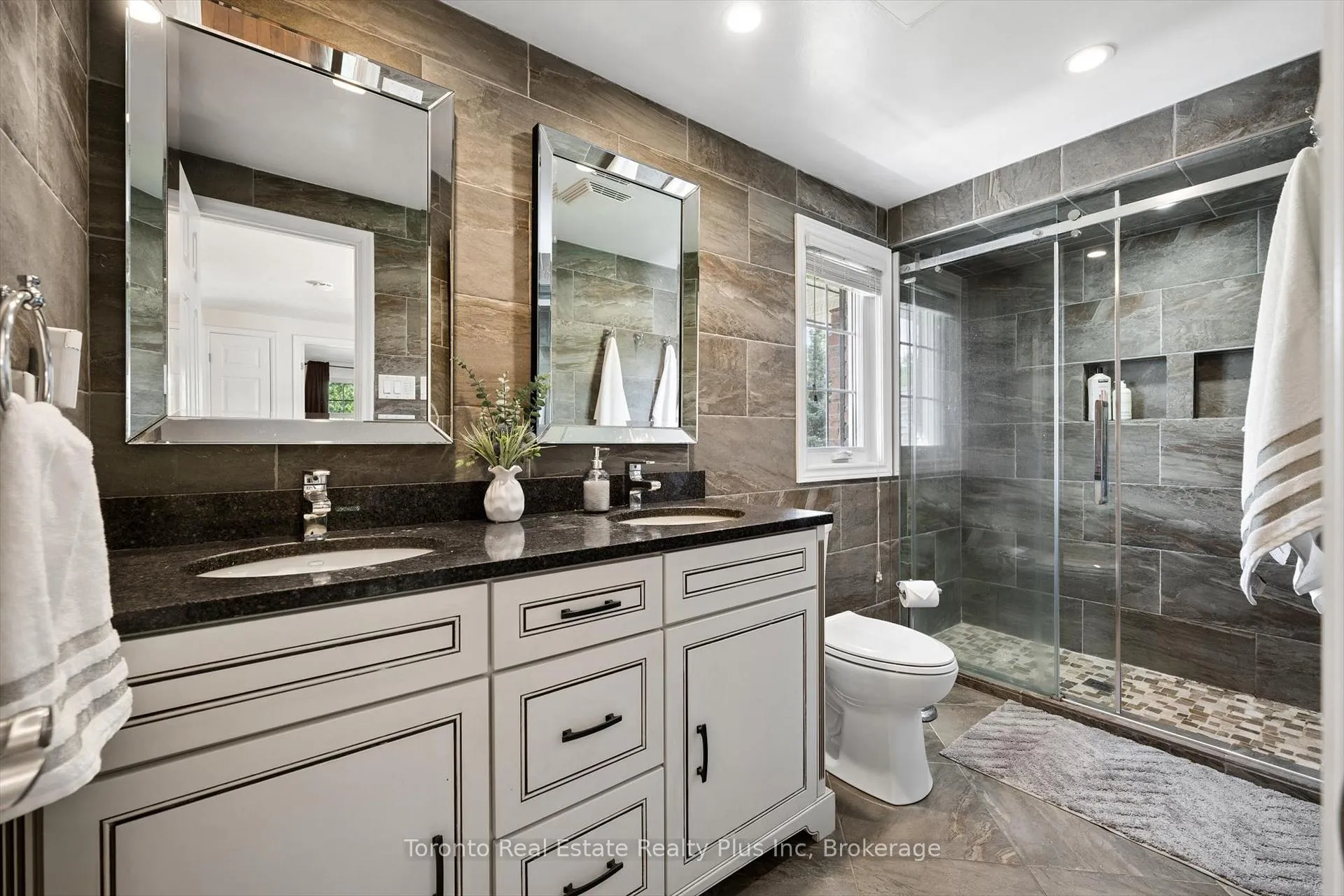 Photo 24 of 109 Ashberry Place, Waterloo — HOMEH