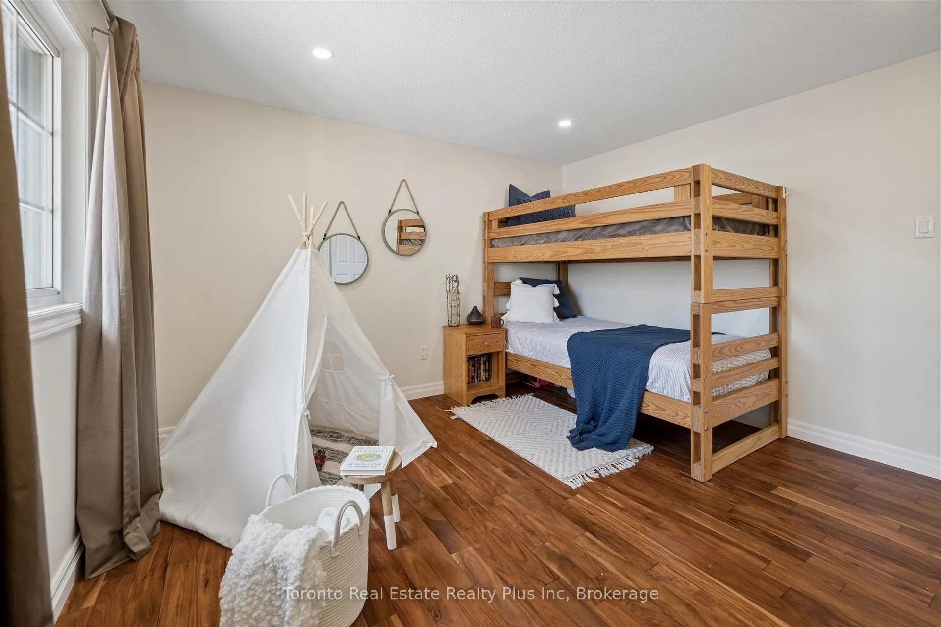 Photo 27 of 109 Ashberry Place, Waterloo — HOMEH