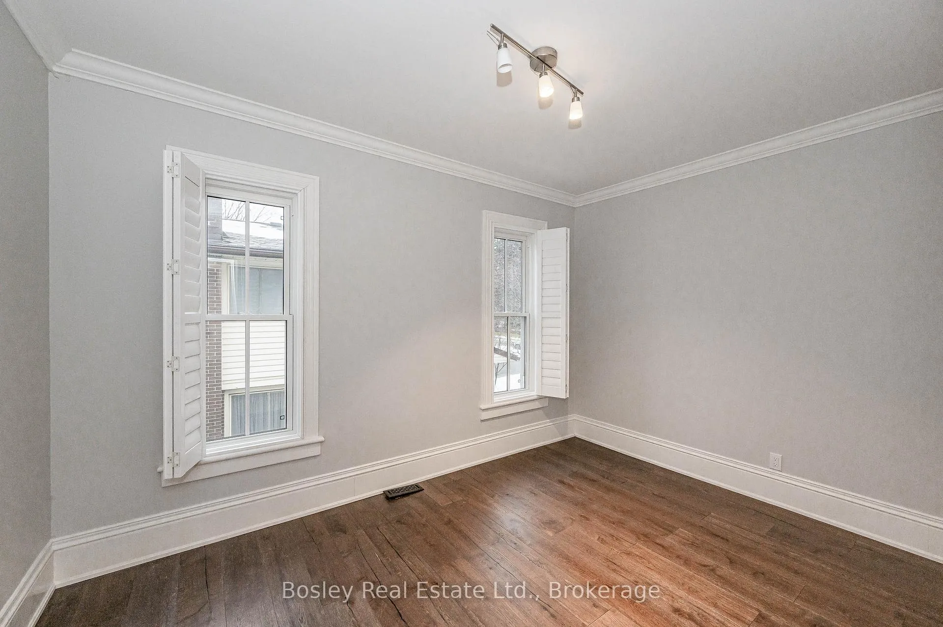 Photo 35 of 80 Queen Street, Guelph, St. George's — HOMEH