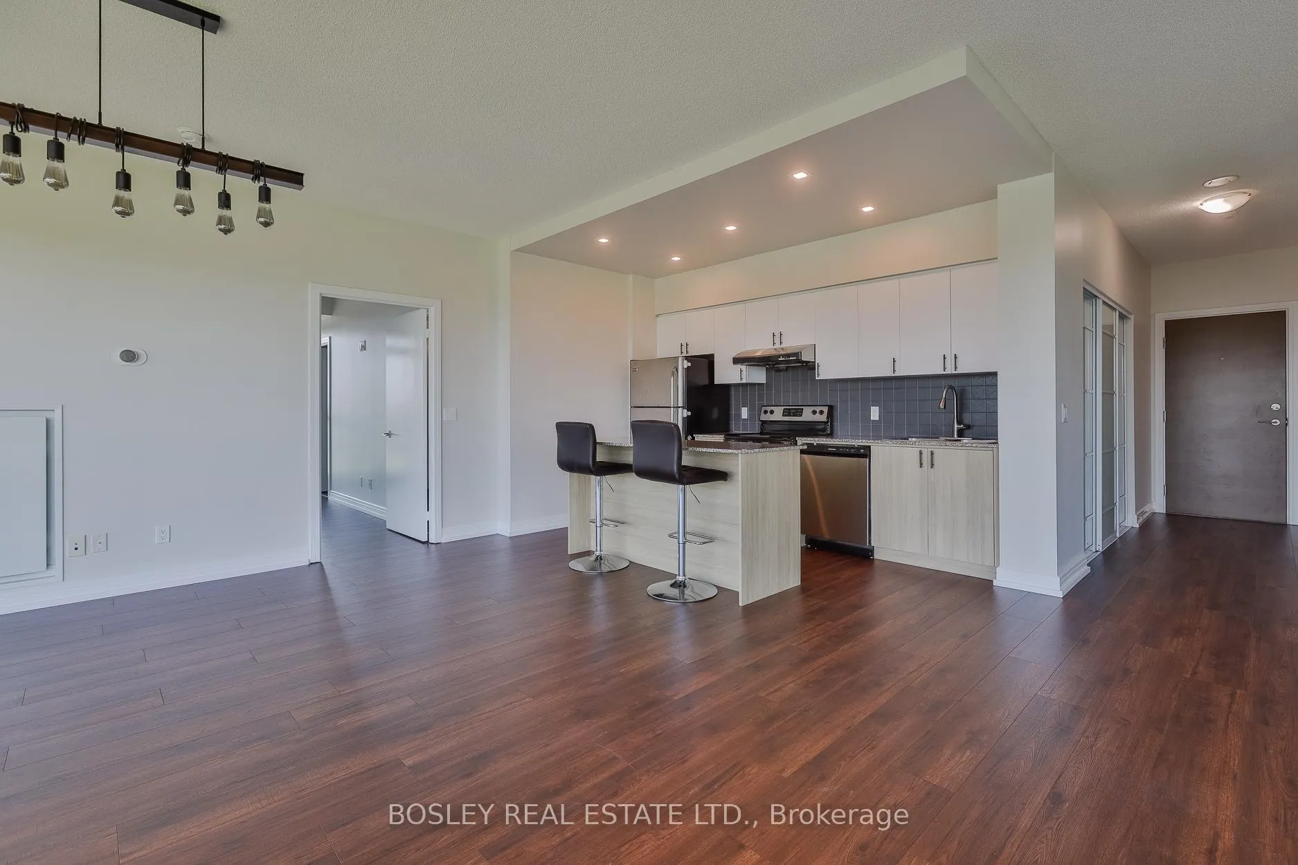 Photo 6 of Unit 1207, 35 Brian Peck Crescent, Toronto, Leaside — HOMEH