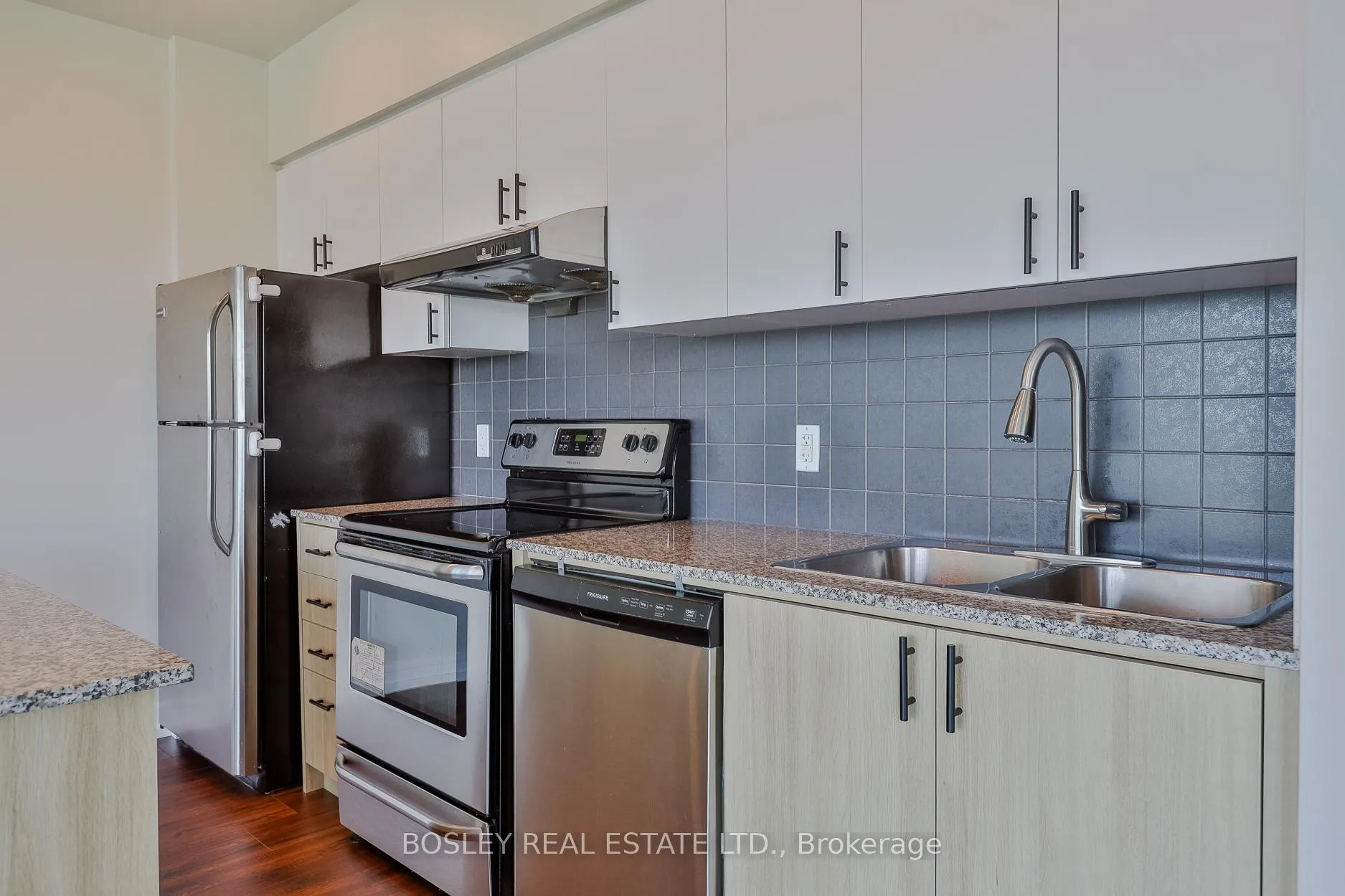 Photo 7 of Unit 1207, 35 Brian Peck Crescent, Toronto, Leaside — HOMEH
