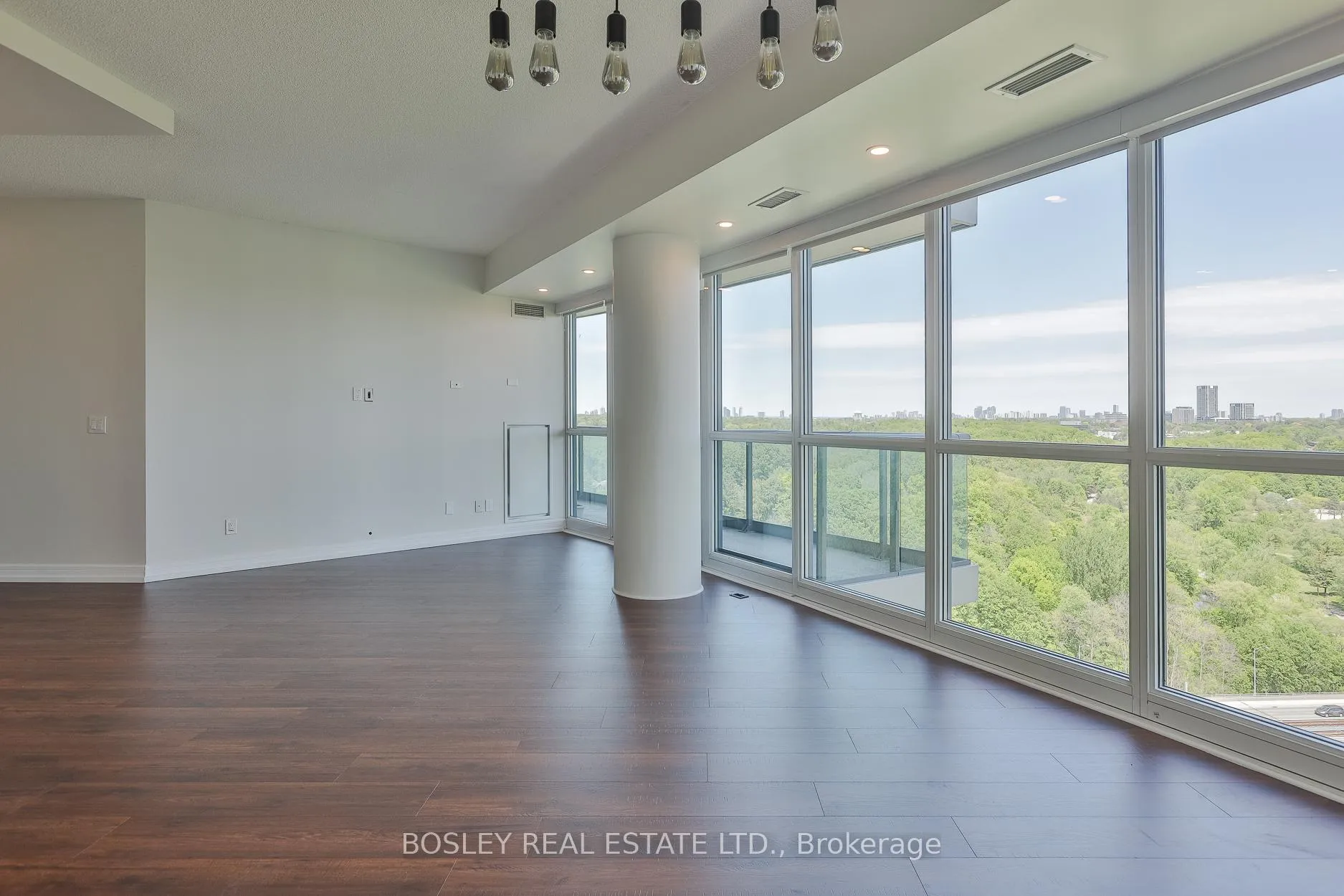 Photo 8 of Unit 1207, 35 Brian Peck Crescent, Toronto, Leaside — HOMEH