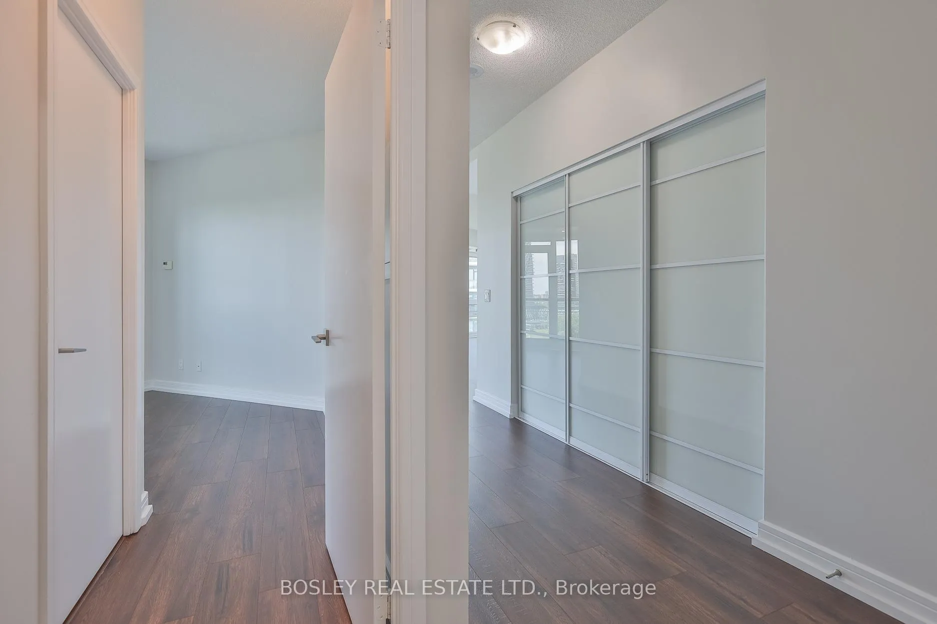 Photo 13 of Unit 1207, 35 Brian Peck Crescent, Toronto, Leaside — HOMEH