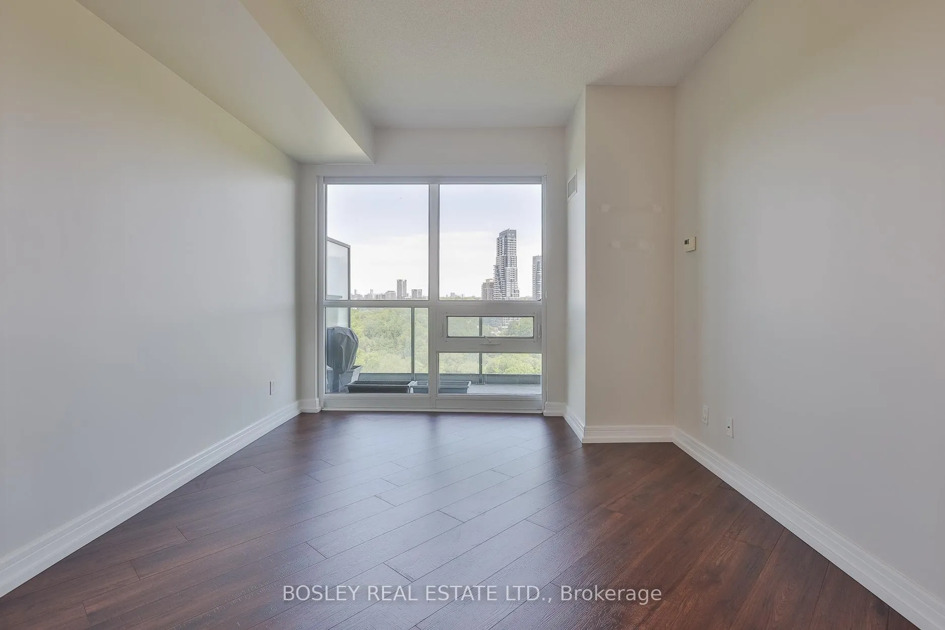 Photo 14 of Unit 1207, 35 Brian Peck Crescent, Toronto, Leaside — HOMEH