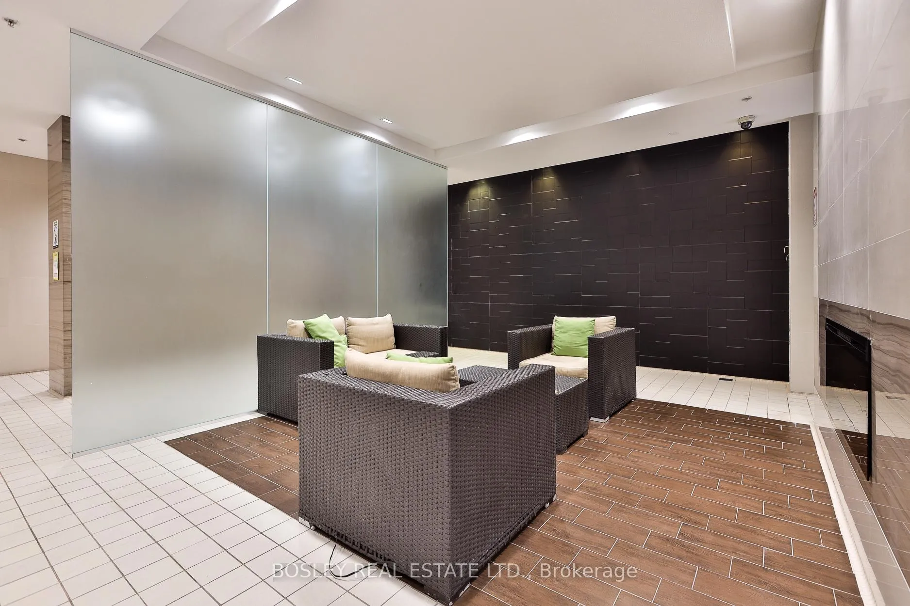 Photo 30 of Unit 1207, 35 Brian Peck Crescent, Toronto, Leaside — HOMEH
