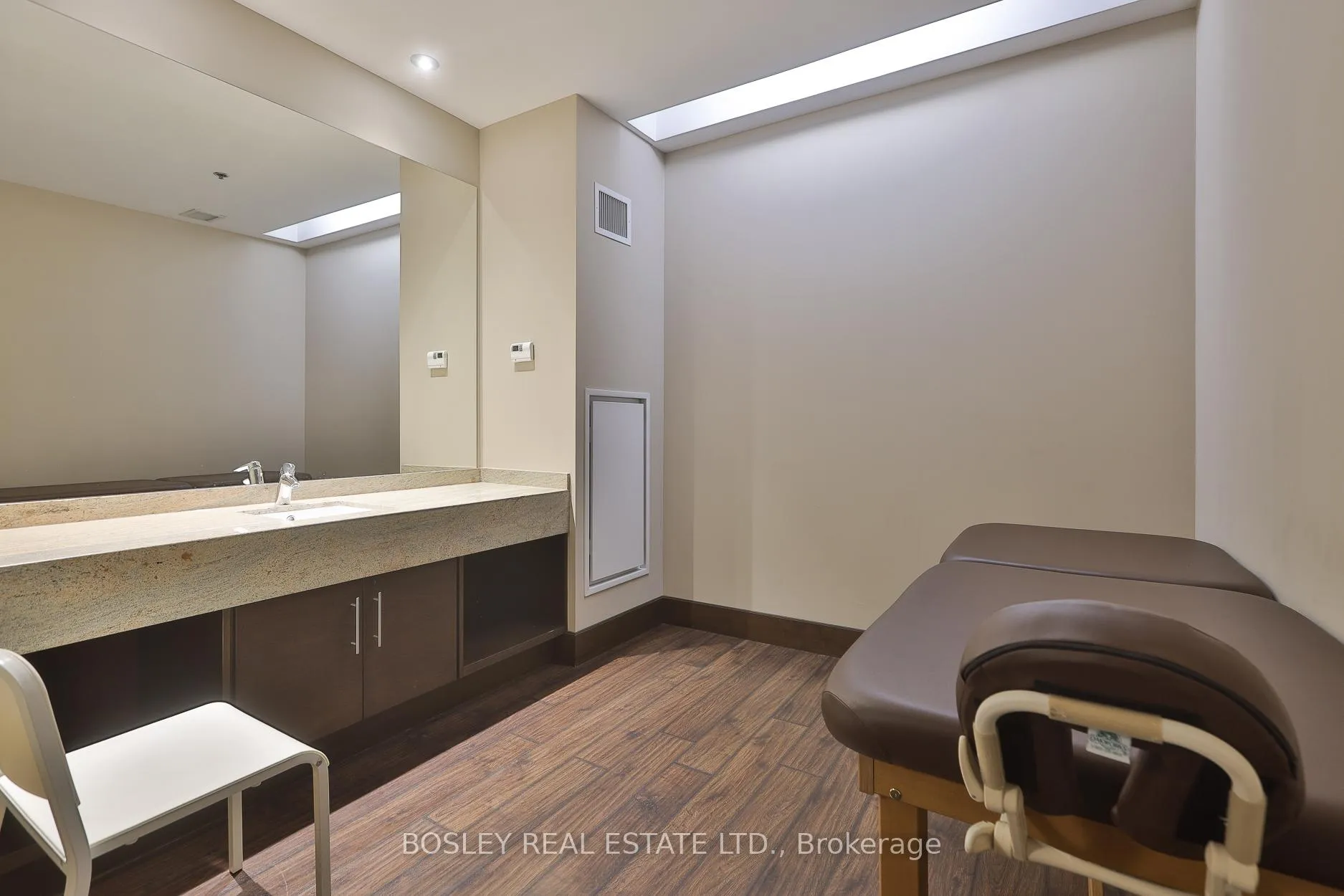 Photo 32 of Unit 1207, 35 Brian Peck Crescent, Toronto, Leaside — HOMEH
