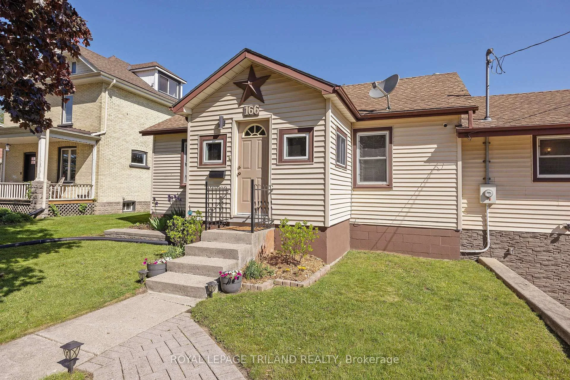 Photo 2 of 166 Minnie Street, Thames Centre, Rural Thames Centre — HOMEH