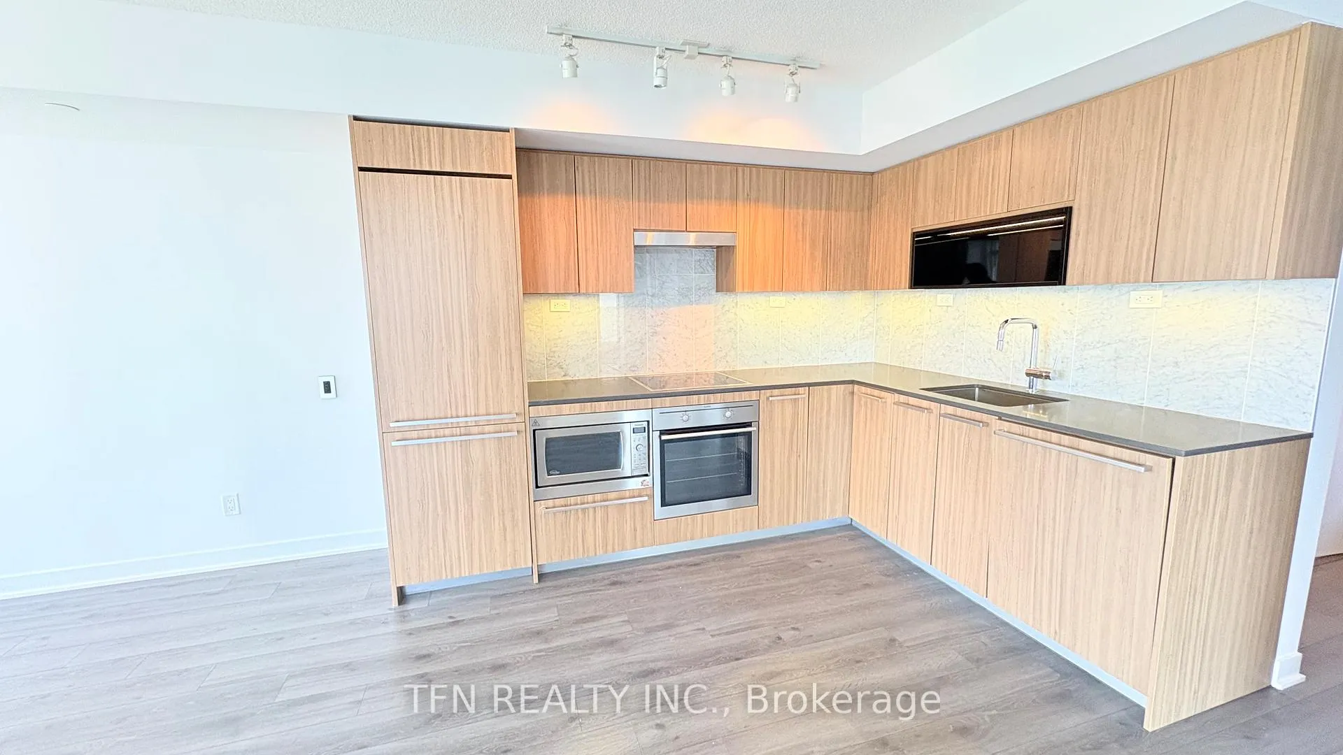 Photo 2 of Unit 1109, 70 Queens Wharf Road, Toronto, Waterfront Communities — HOMEH