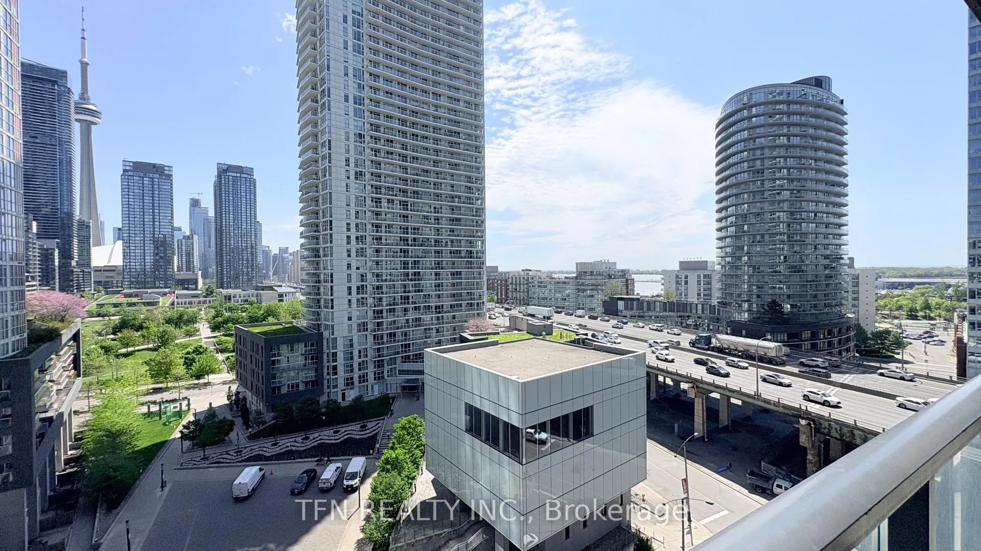Photo 4 of Unit 1109, 70 Queens Wharf Road, Toronto, Waterfront Communities — HOMEH