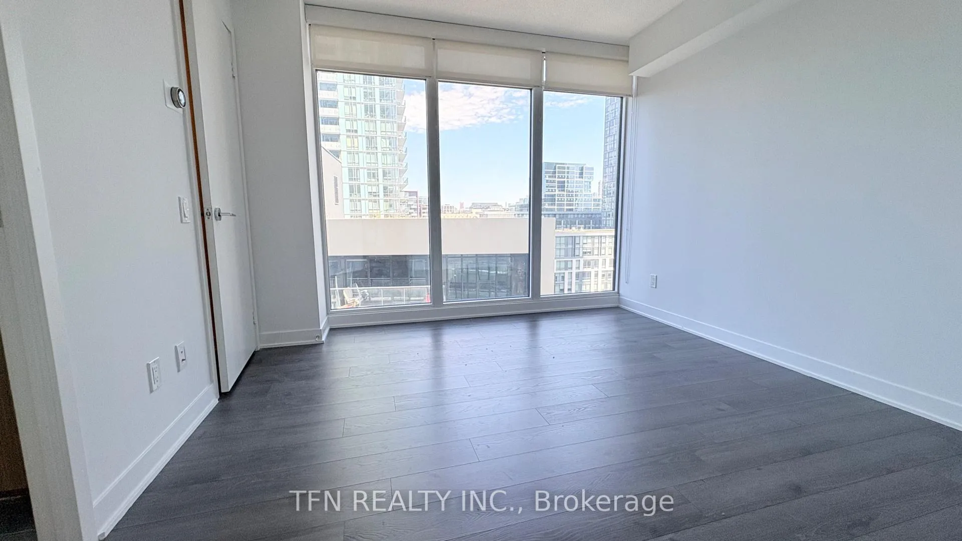 Photo 10 of Unit 1109, 70 Queens Wharf Road, Toronto, Waterfront Communities — HOMEH