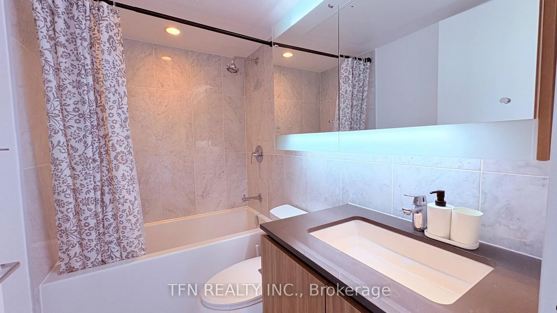 Photo 11 of Unit 1109, 70 Queens Wharf Road, Toronto, Waterfront Communities — HOMEH