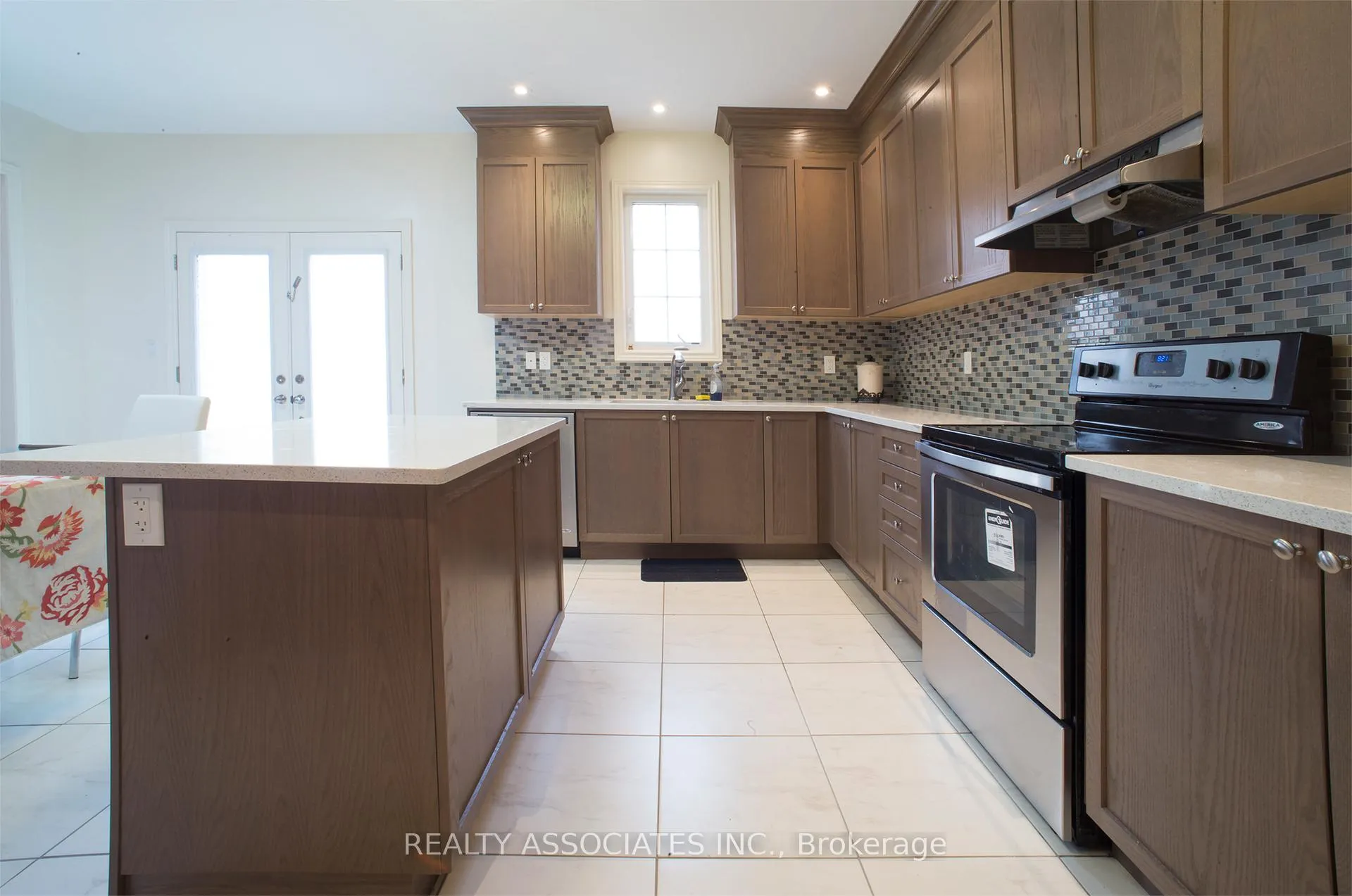 Photo 8 of 50 Strong Avenue, Vaughan, Patterson — HOMEH