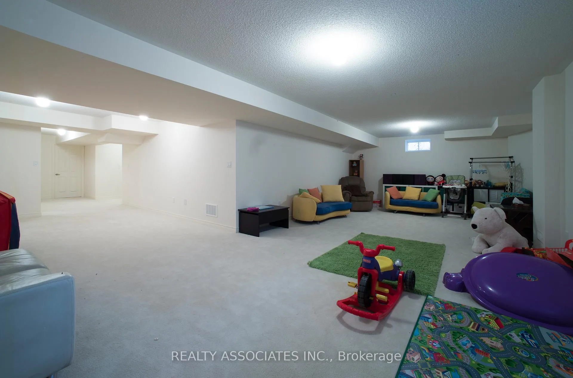 Photo 13 of 50 Strong Avenue, Vaughan, Patterson — HOMEH
