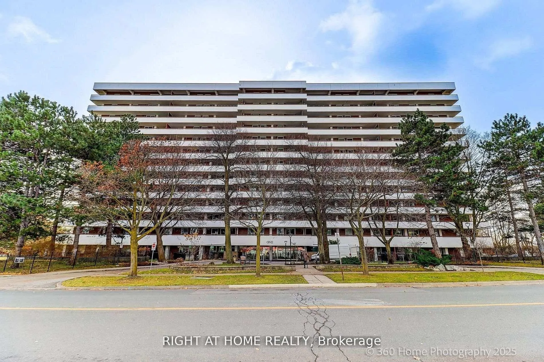 Photo 1 of Unit 803, 1 Royal Orchard Boulevard, Markham, Royal Orchard — HOMEH