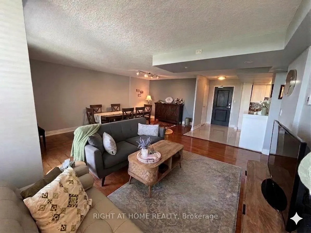 Photo 4 of Unit 803, 1 Royal Orchard Boulevard, Markham, Royal Orchard — HOMEH