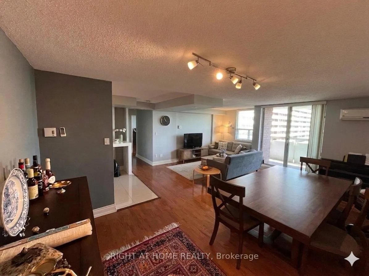 Photo 7 of Unit 803, 1 Royal Orchard Boulevard, Markham, Royal Orchard — HOMEH