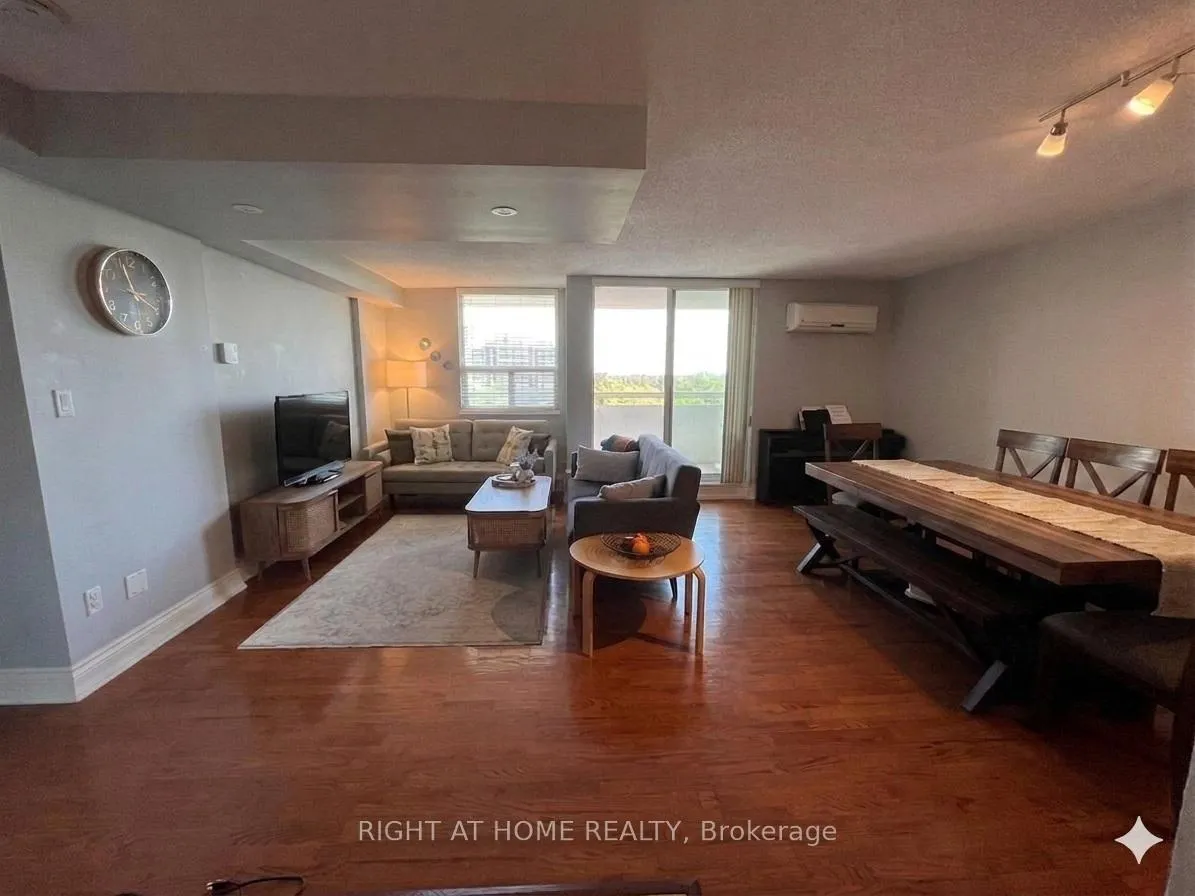 Photo 9 of Unit 803, 1 Royal Orchard Boulevard, Markham, Royal Orchard — HOMEH