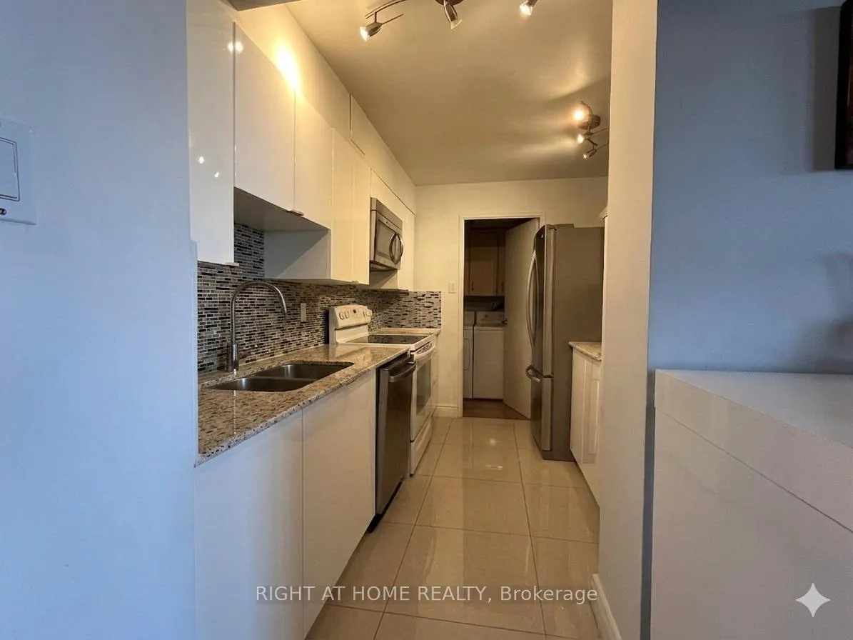 Photo 13 of Unit 803, 1 Royal Orchard Boulevard, Markham, Royal Orchard — HOMEH