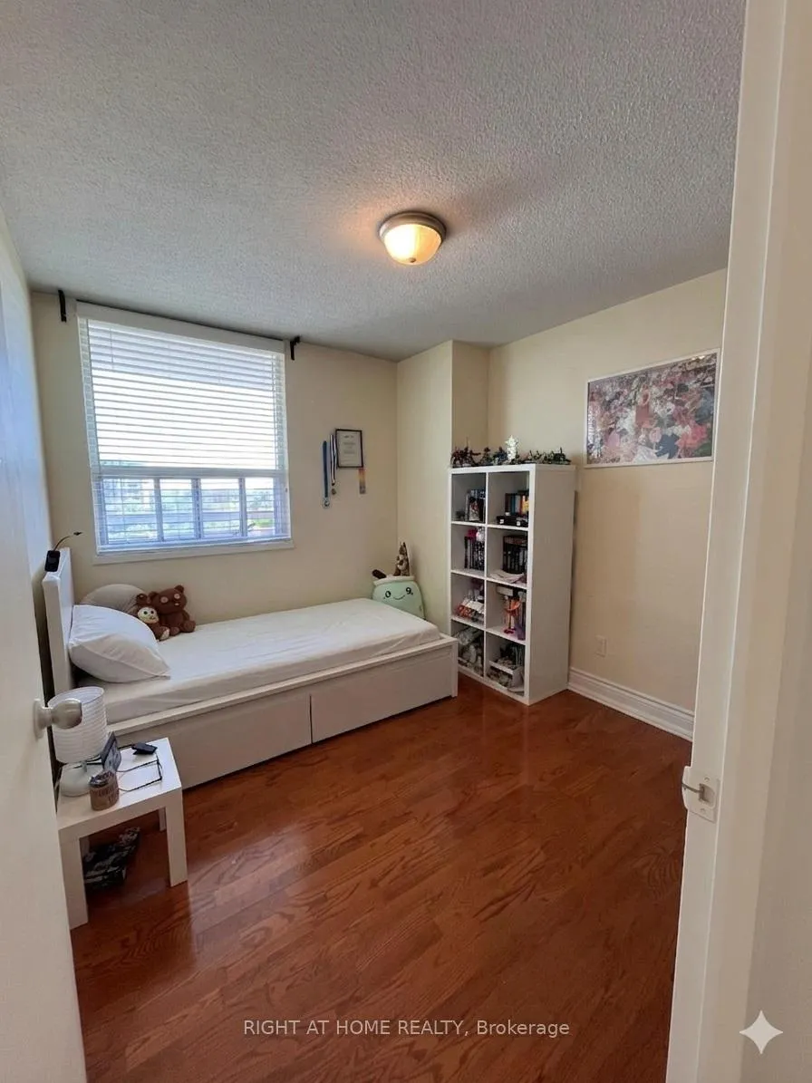 Photo 20 of Unit 803, 1 Royal Orchard Boulevard, Markham, Royal Orchard — HOMEH