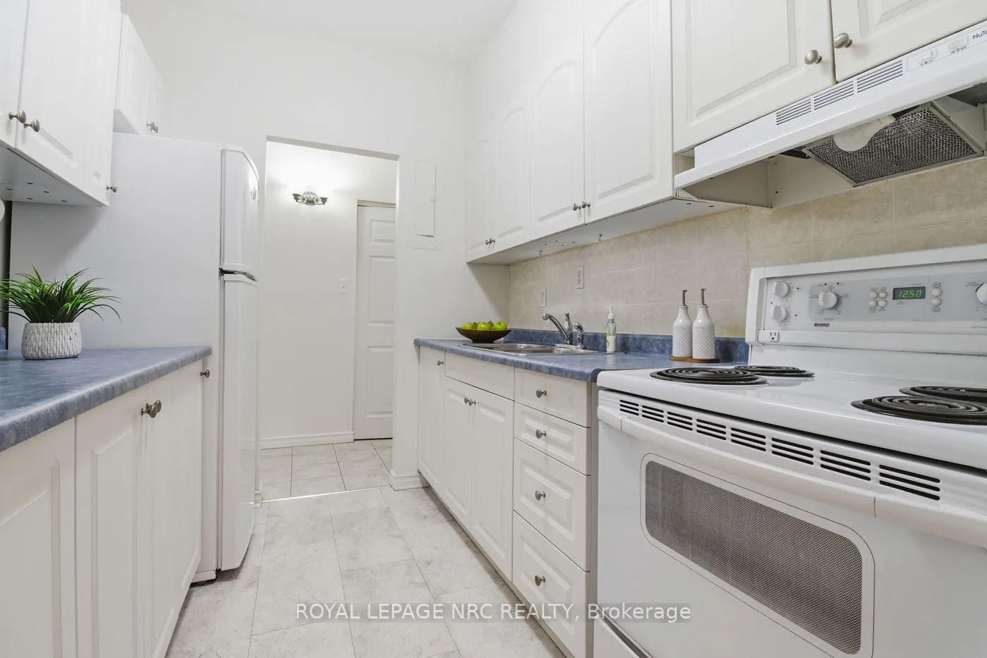 Photo 7 of Unit 117, 198 Scott Street E, St. Catharines, Fairview — HOMEH