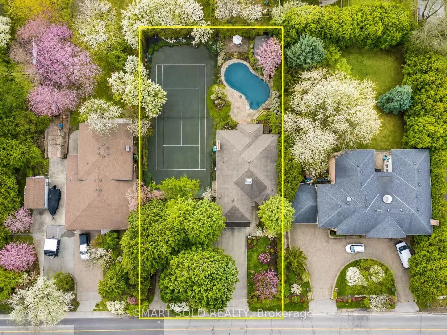 Photo 3 of 107 Arnold Avenue, Vaughan, Crestwood-Springfarm-Yorkhill — HOMEH