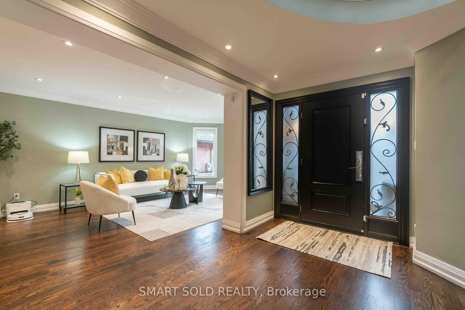 Photo 7 of 107 Arnold Avenue, Vaughan, Crestwood-Springfarm-Yorkhill — HOMEH