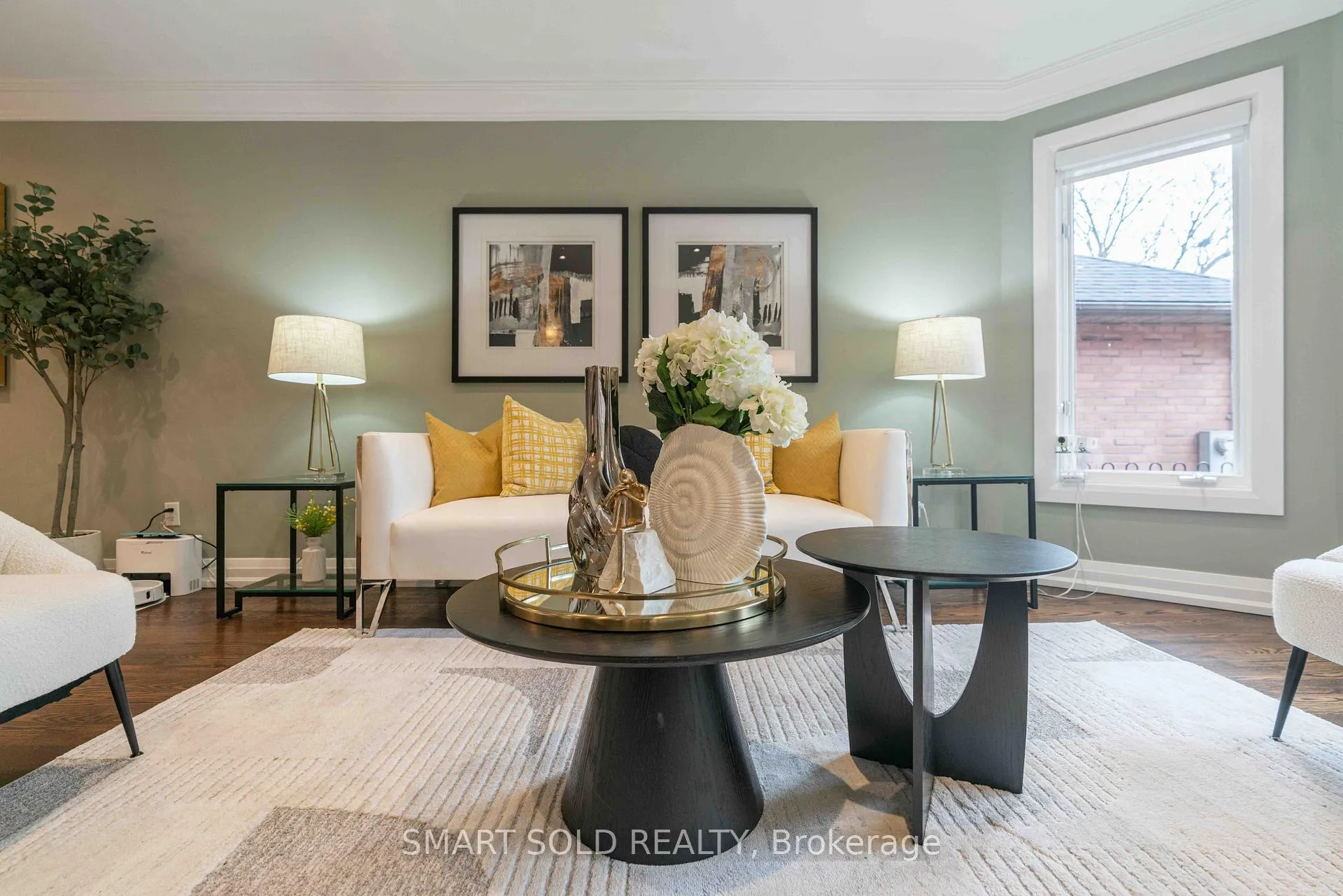 Photo 8 of 107 Arnold Avenue, Vaughan, Crestwood-Springfarm-Yorkhill — HOMEH