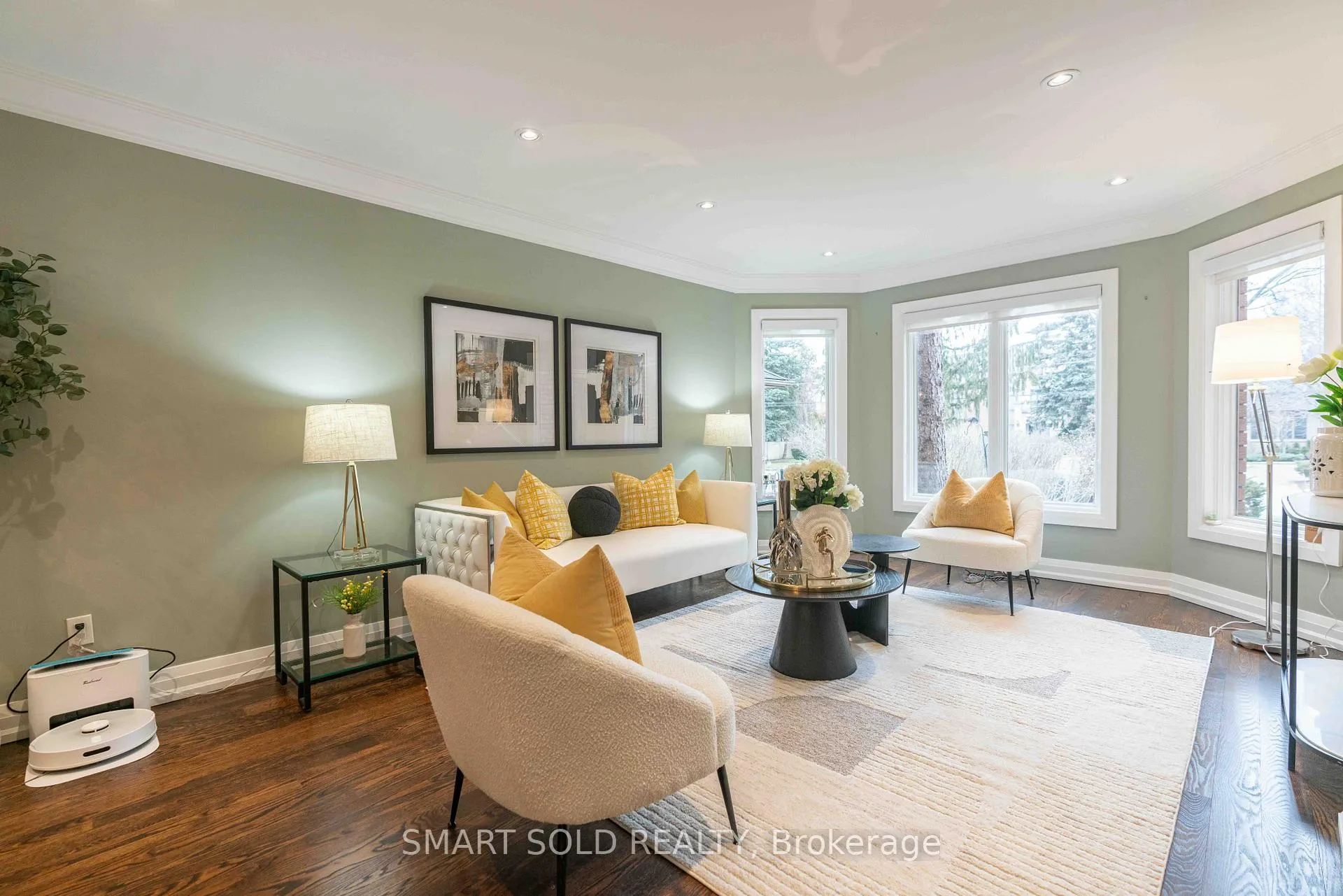 Photo 9 of 107 Arnold Avenue, Vaughan, Crestwood-Springfarm-Yorkhill — HOMEH