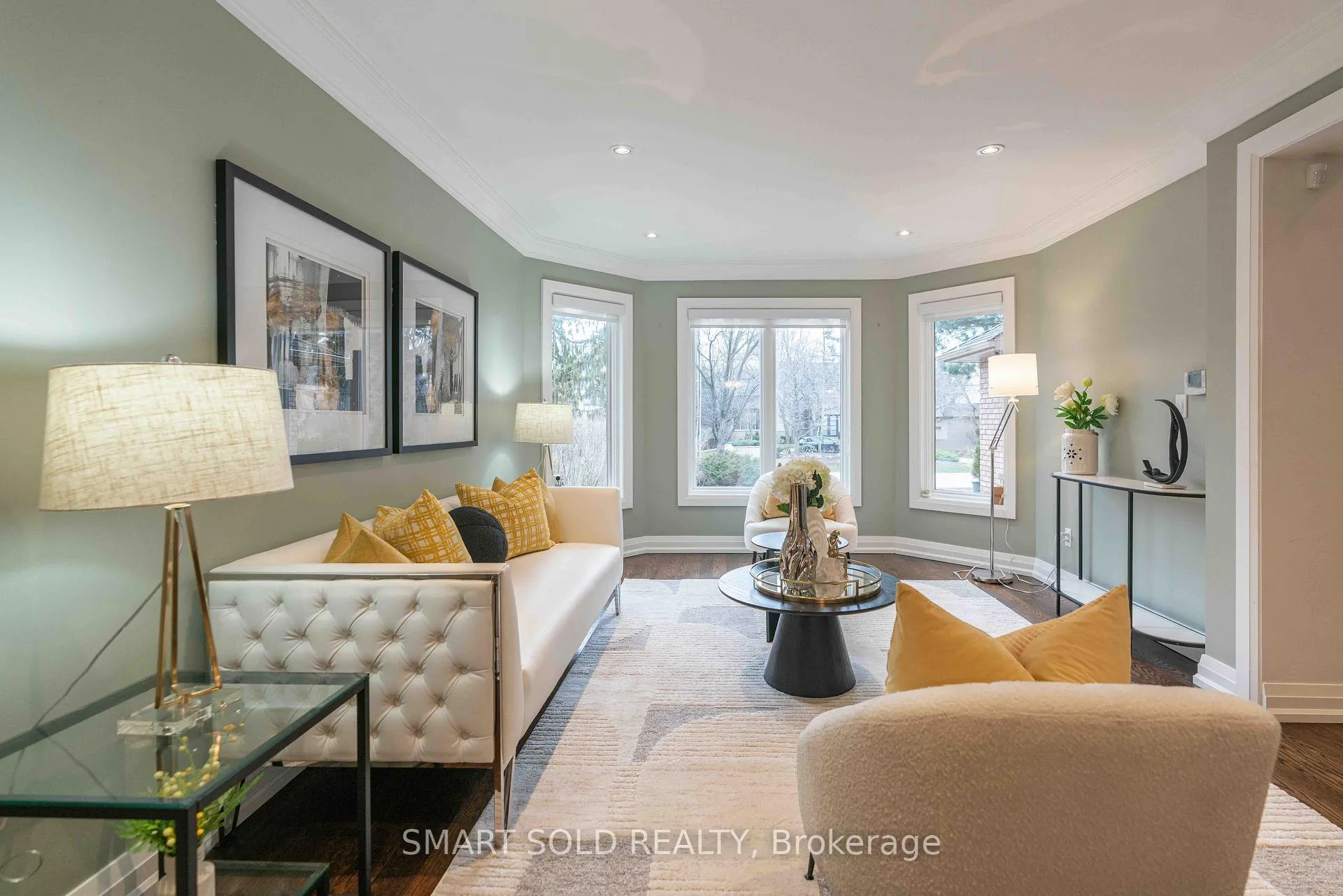 Photo 10 of 107 Arnold Avenue, Vaughan, Crestwood-Springfarm-Yorkhill — HOMEH