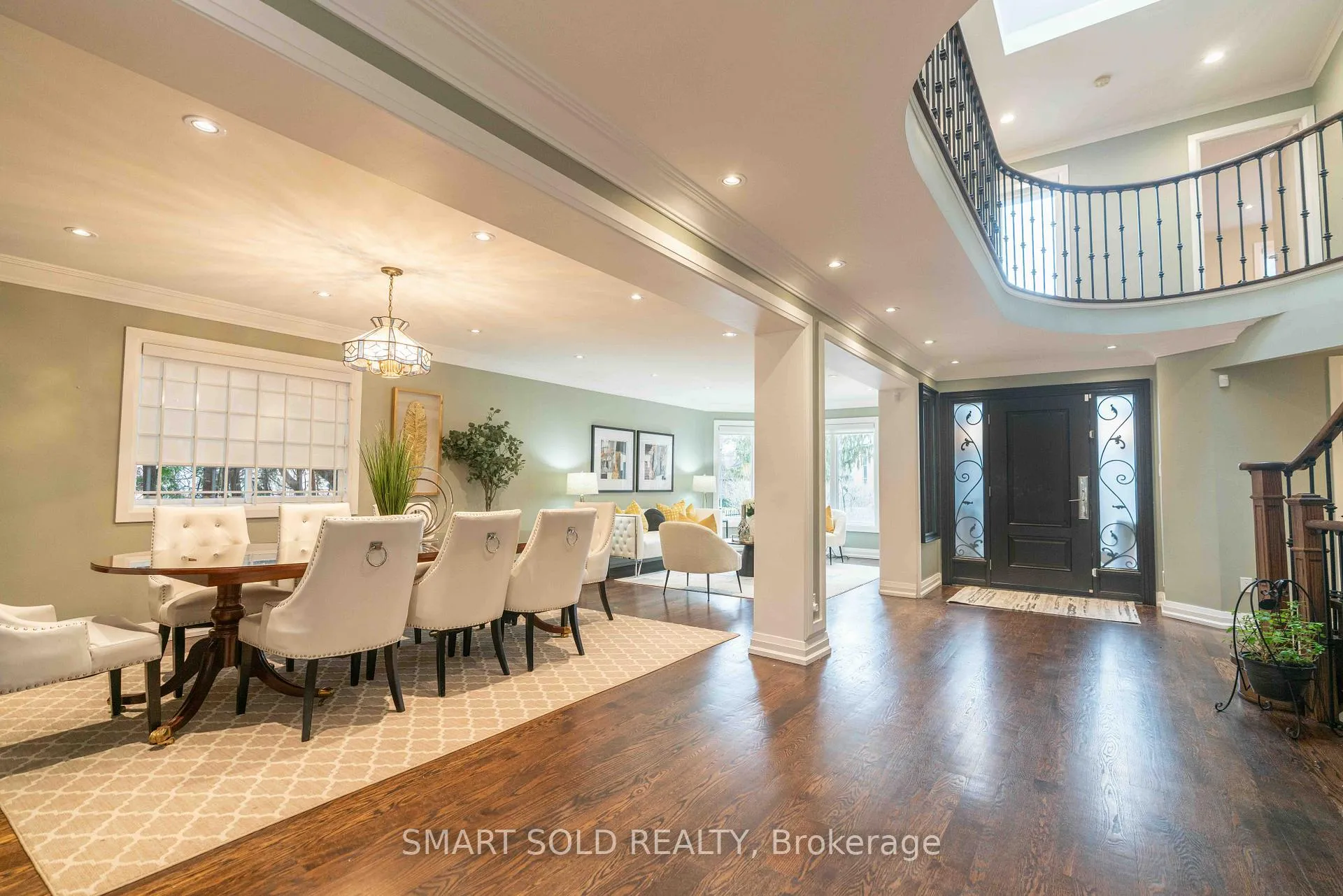Photo 11 of 107 Arnold Avenue, Vaughan, Crestwood-Springfarm-Yorkhill — HOMEH