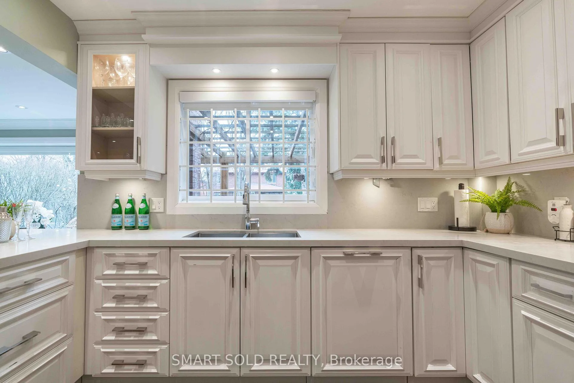 Photo 21 of 107 Arnold Avenue, Vaughan, Crestwood-Springfarm-Yorkhill — HOMEH