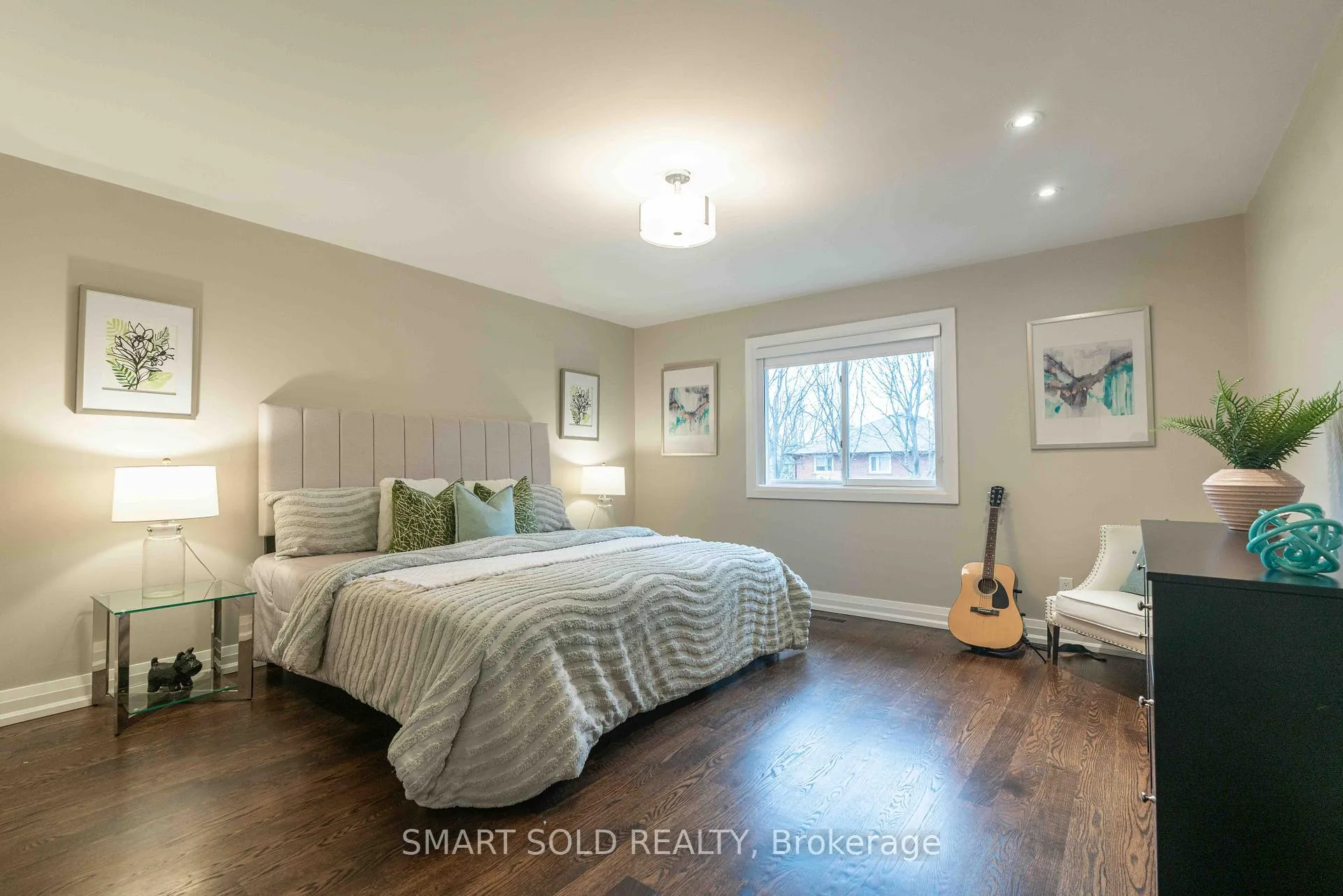 Photo 32 of 107 Arnold Avenue, Vaughan, Crestwood-Springfarm-Yorkhill — HOMEH