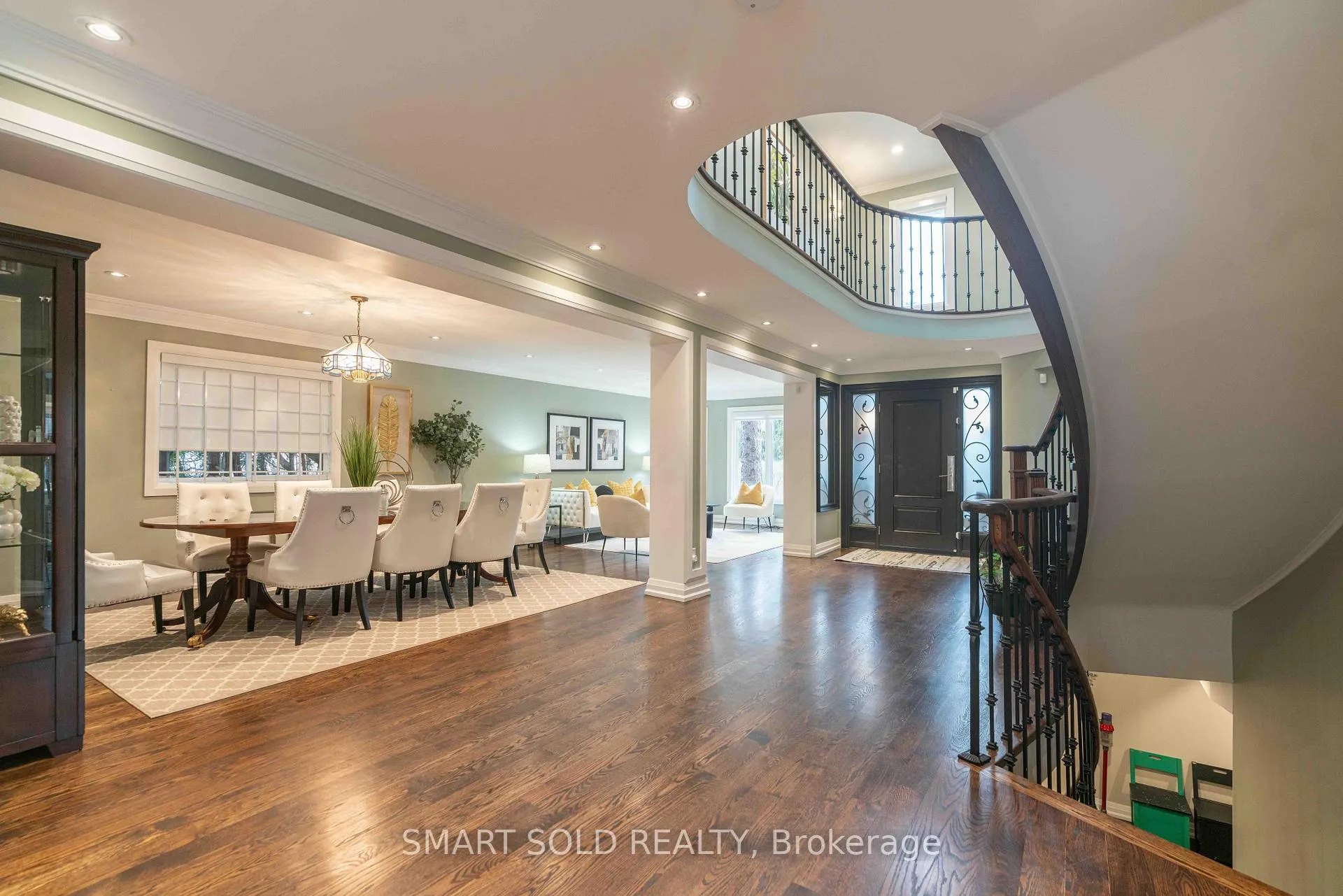 Photo 37 of 107 Arnold Avenue, Vaughan, Crestwood-Springfarm-Yorkhill — HOMEH