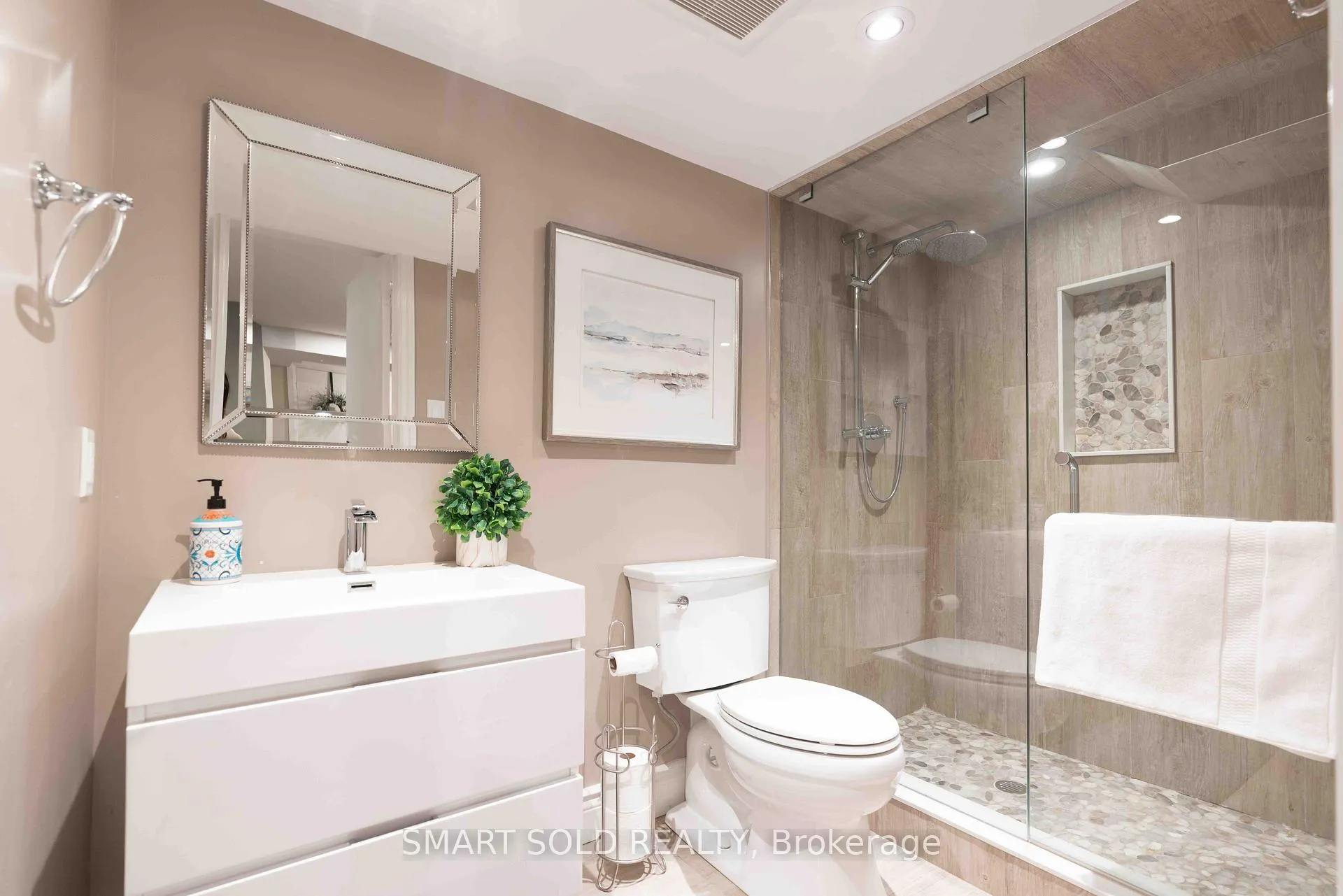 Photo 40 of 107 Arnold Avenue, Vaughan, Crestwood-Springfarm-Yorkhill — HOMEH