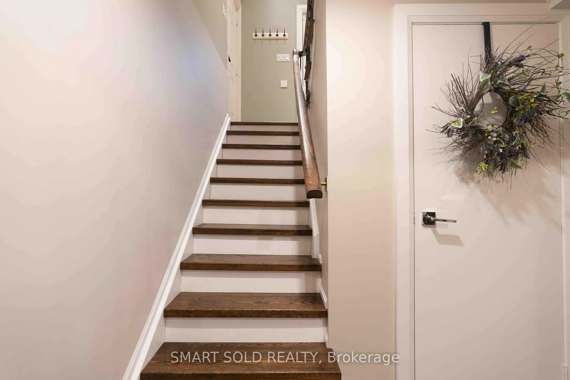 Photo 45 of 107 Arnold Avenue, Vaughan, Crestwood-Springfarm-Yorkhill — HOMEH